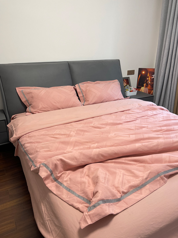 91家纺网 家纺一手货源 找家纺 艾莱2022新款华夫格全棉水洗棉四件套-卡诺凡卡诺凡-粉豆沙