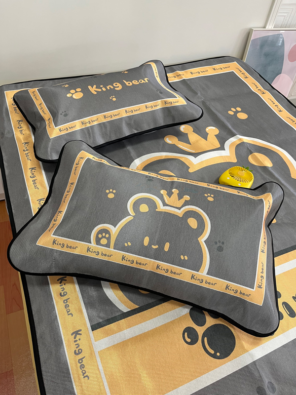 91家纺网 家纺一手货源 找家纺 宅部落 2022新款卡通大版冰丝席 熊者之王