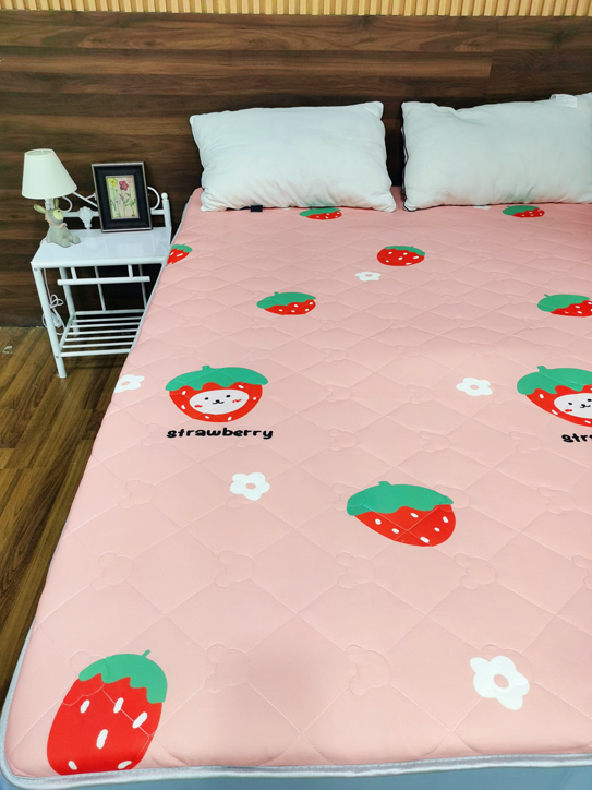 91家纺网 家纺一手货源 找家纺 寐珂家纺 2026新款A类针织大豆双人床垫 草莓宝贝