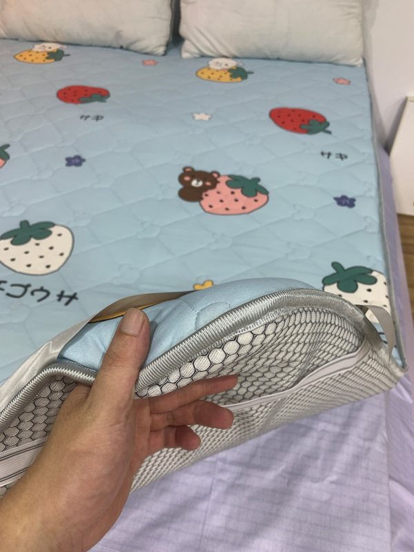 91家纺网 家纺一手货源 找家纺 寐珂家纺 2026新款A类针织大豆双人床垫 欢乐家族