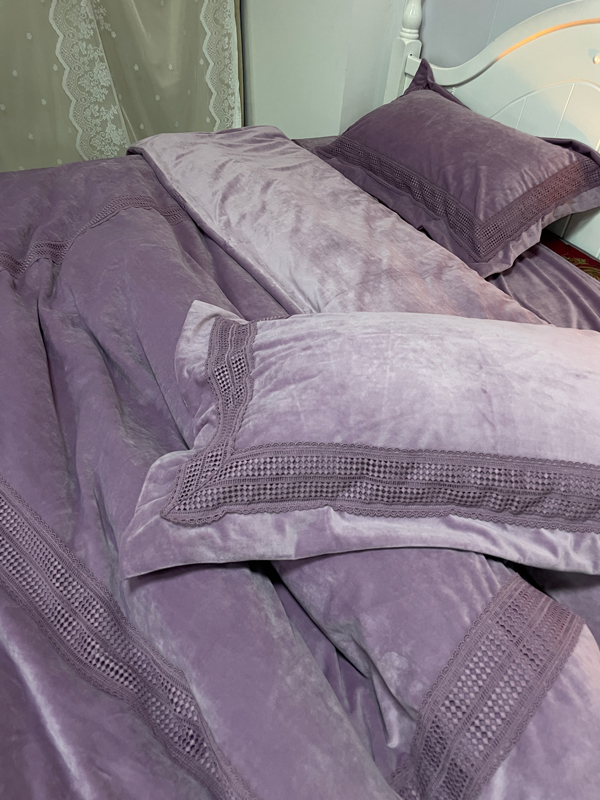 91家纺网 家纺一手货源 找家纺 淼铭家纺新款A类婴肤绒水溶花边牛奶绒四件套-雅系列雅-淡青紫