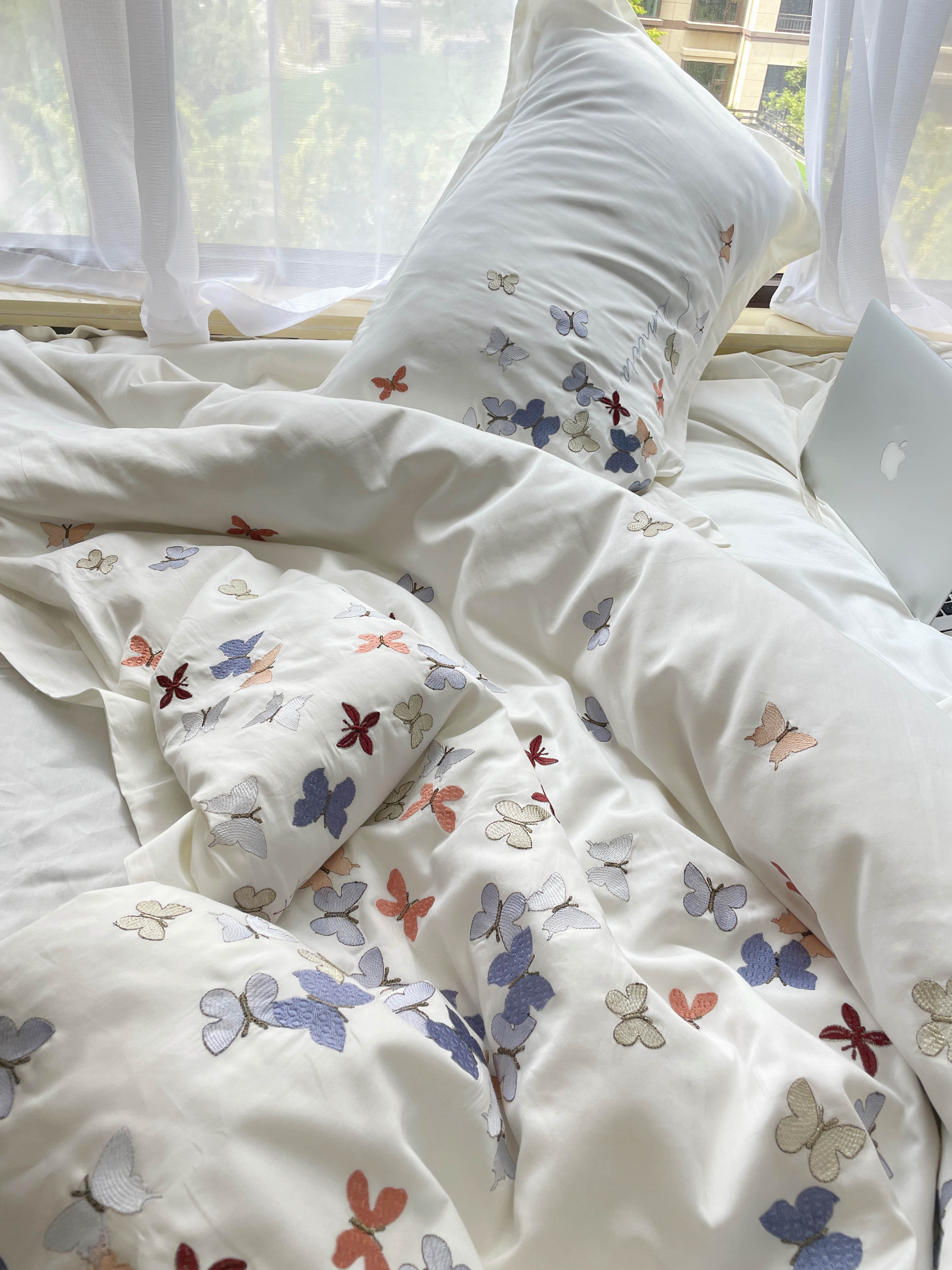91家纺网 家纺一手货源 找家纺 理想家 2022新款13372全棉刺绣四件套-蝴蝶 白色