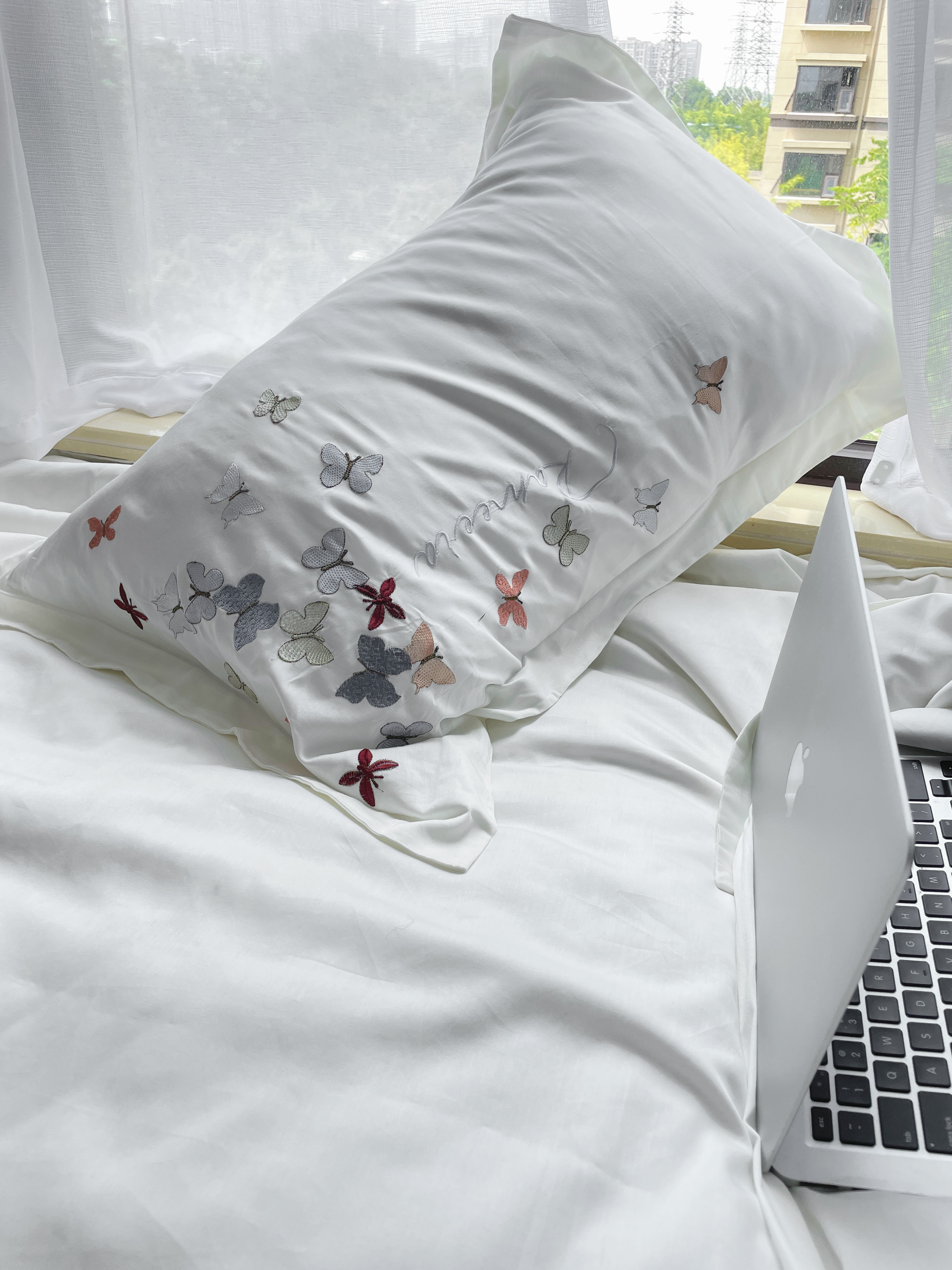 91家纺网 家纺一手货源 找家纺 理想家 2022新款13372全棉刺绣四件套-蝴蝶 白色