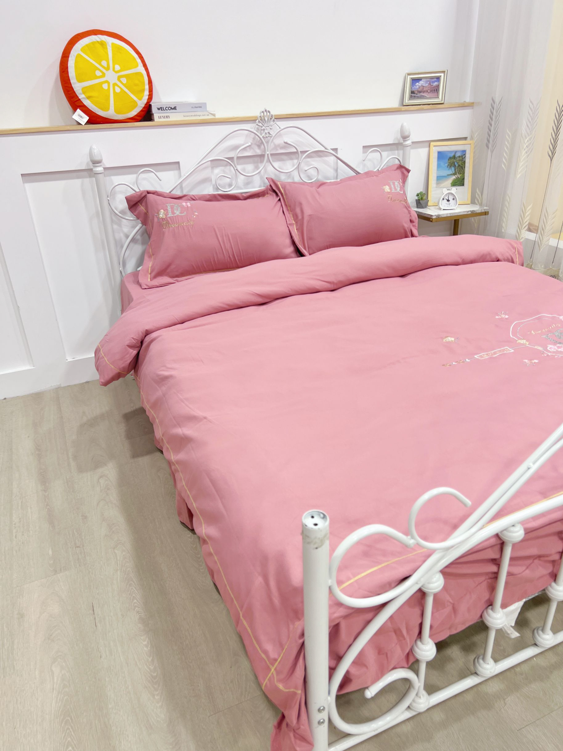 91家纺网 家纺一手货源 找家纺 靓生活 2022新款高克重磨毛刺绣四件套 相爱一生-豆沙粉