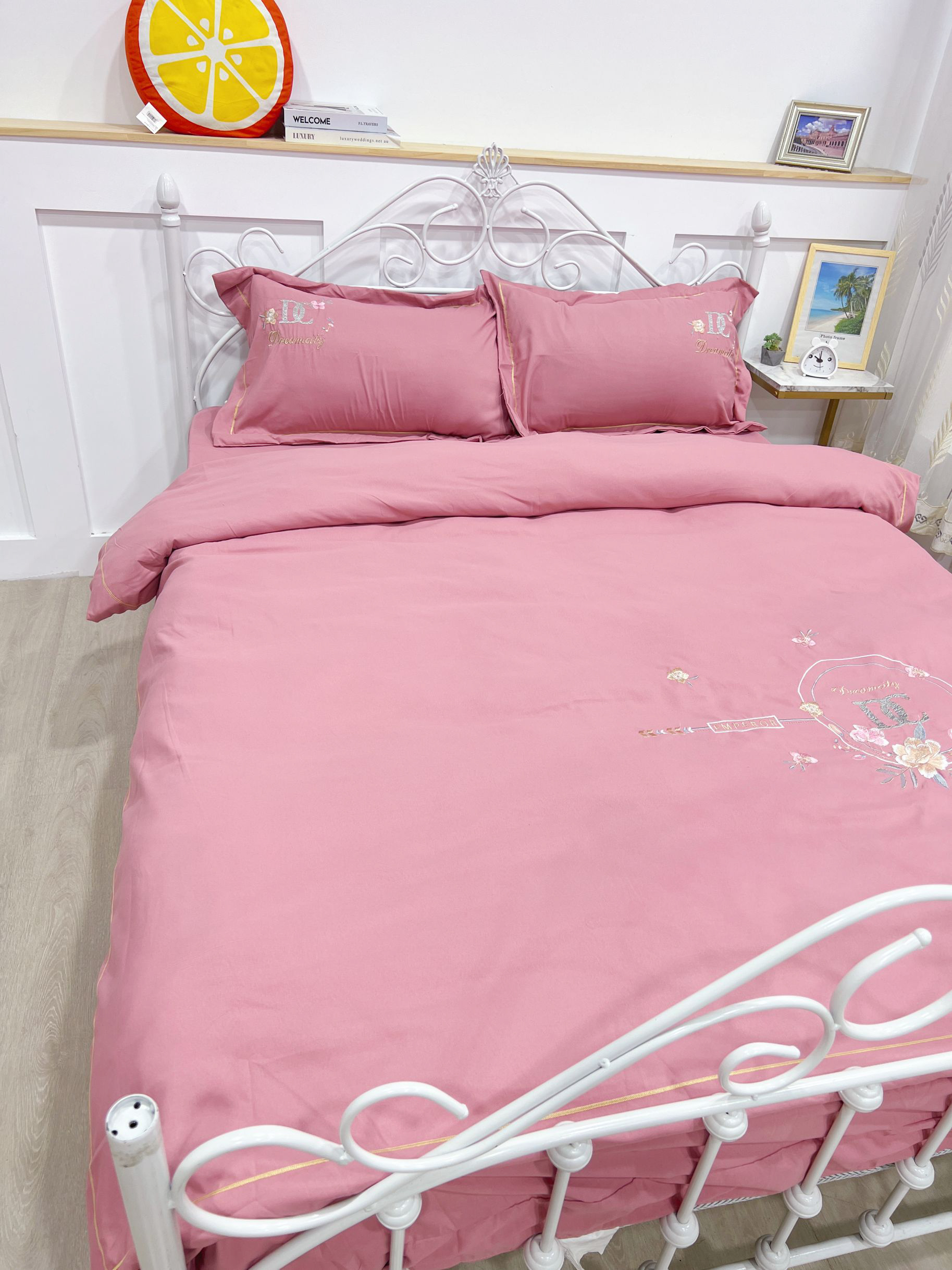 91家纺网 家纺一手货源 找家纺 靓生活 2022新款高克重磨毛刺绣四件套 相爱一生-豆沙粉