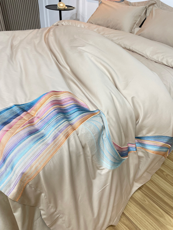 91家纺网 家纺一手货源 找家纺 魅都新款阿克苏长绒棉刺绣轻奢凤四件套邂逅彩虹香槟金