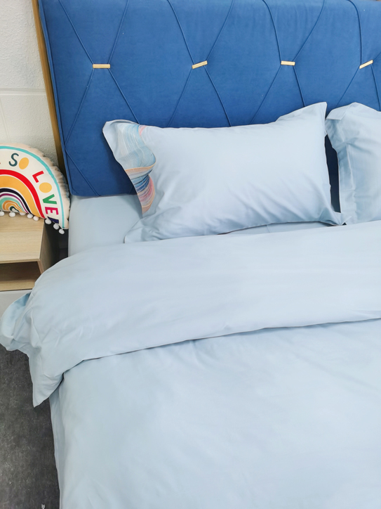 91家纺网 家纺一手货源 找家纺 魅都新款阿克苏长绒棉刺绣轻奢凤四件套邂逅彩虹天空蓝