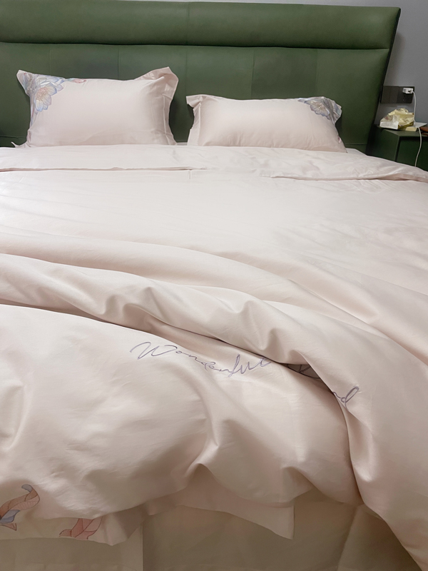 91家纺网 家纺一手货源 找家纺 魅都 新100阿克苏长绒棉刺绣四件套荷塘月色樱花粉