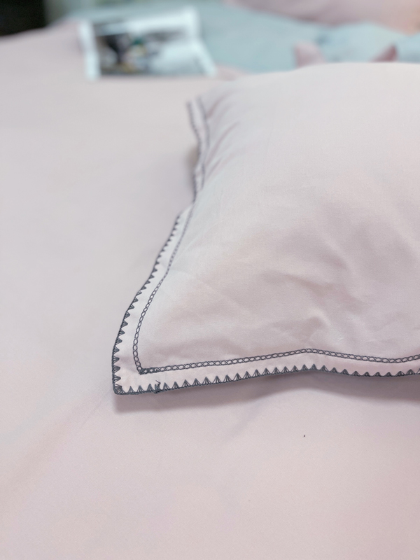 91家纺网 家纺一手货源 找家纺 艾莱2023新款A类新疆长绒棉加厚柔顺磨毛四件套瑞秋-烟粉