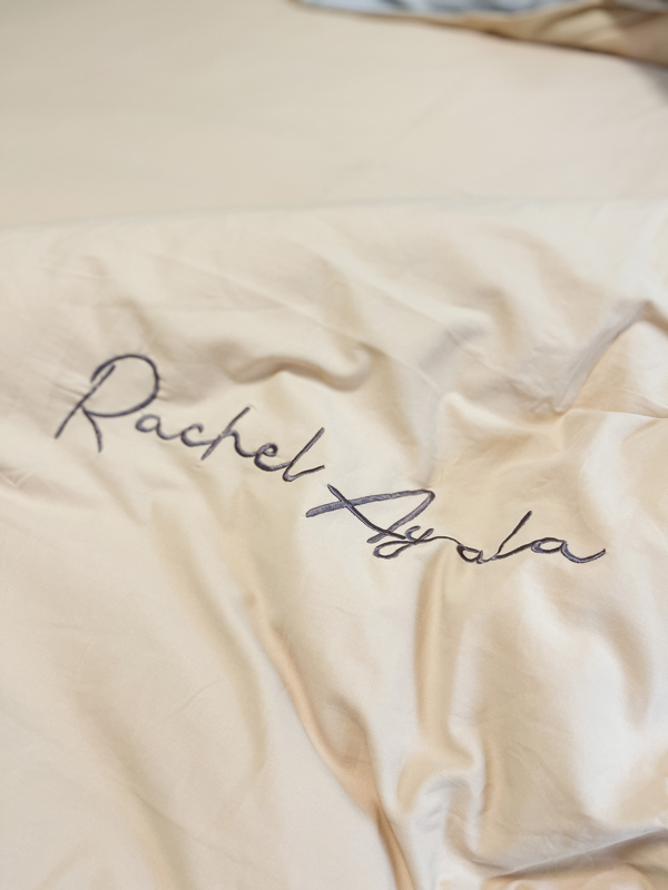 91家纺网 家纺一手货源 找家纺 艾莱2023新款A类新疆长绒棉加厚柔顺磨毛四件套瑞秋-奶咖