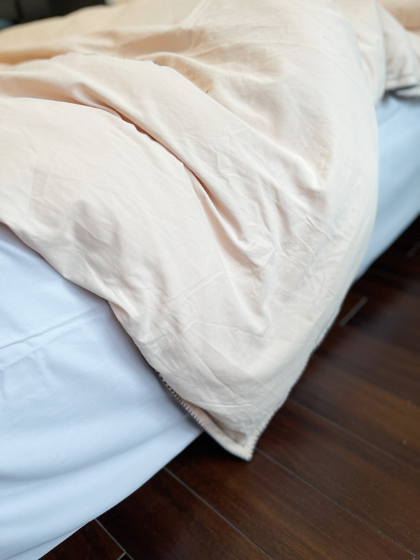 91家纺网 家纺一手货源 找家纺 艾莱2023新款A类新疆长绒棉加厚柔顺磨毛四件套瑞秋-奶咖