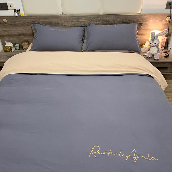 91家纺网 家纺一手货源 找家纺 艾莱2023新款A类新疆长绒棉加厚柔顺磨毛四件套瑞秋-蓝莓灰