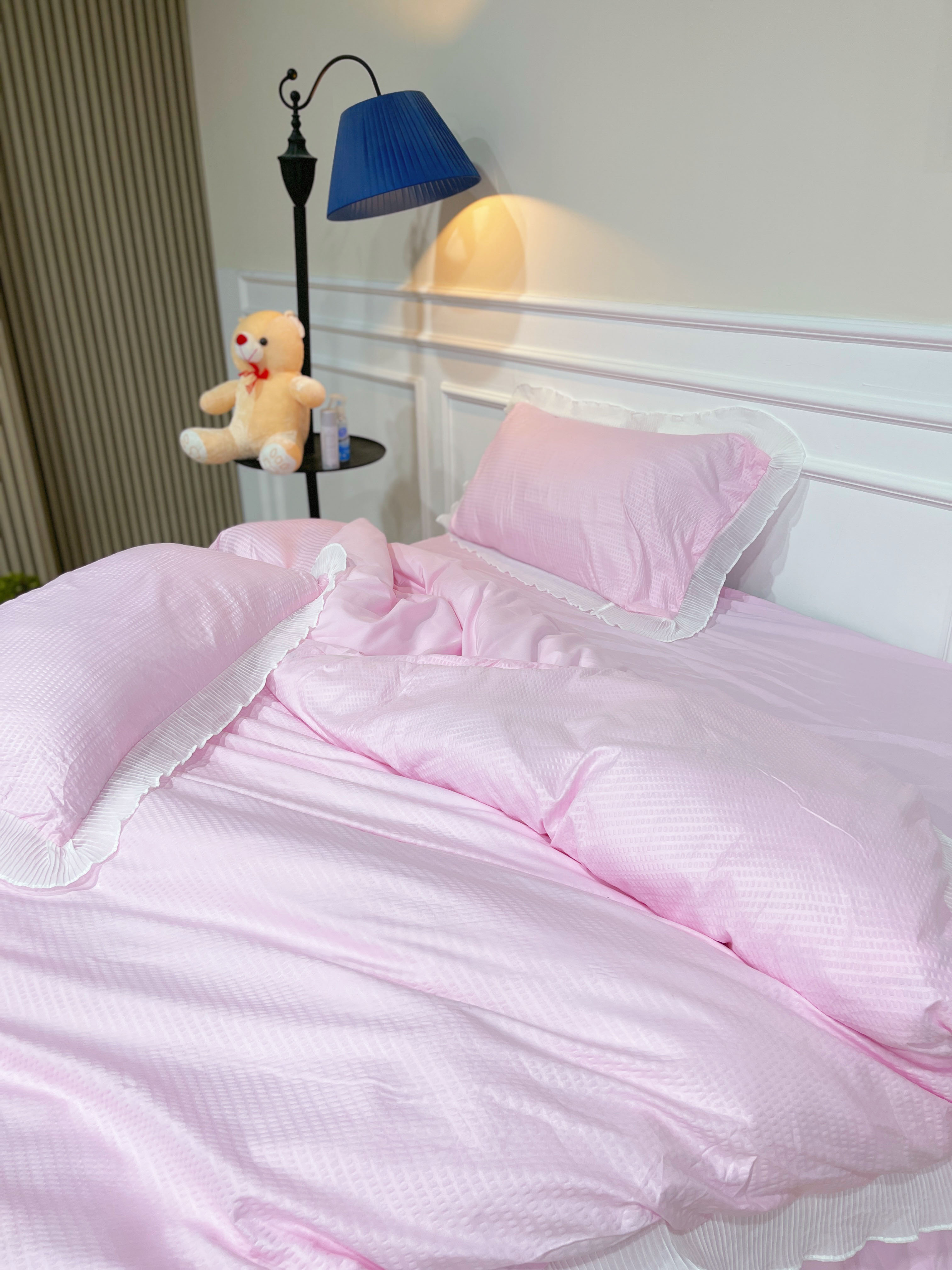 91家纺网 家纺一手货源 找家纺 慕澄家纺 2022新款华夫格雪纺花边四件套 樱花粉