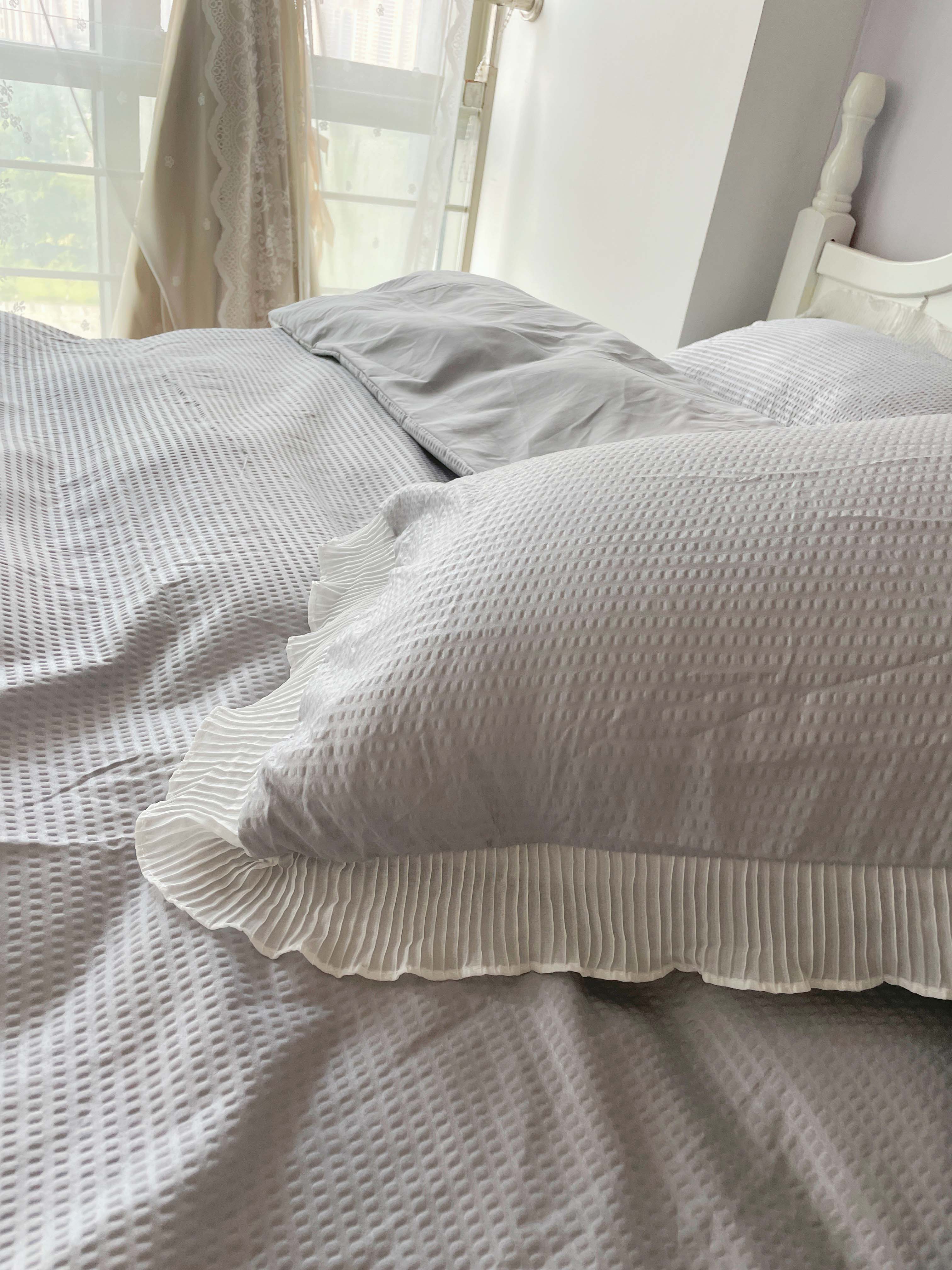 91家纺网 家纺一手货源 找家纺 慕澄家纺 2022新款华夫格雪纺花边四件套 情调灰