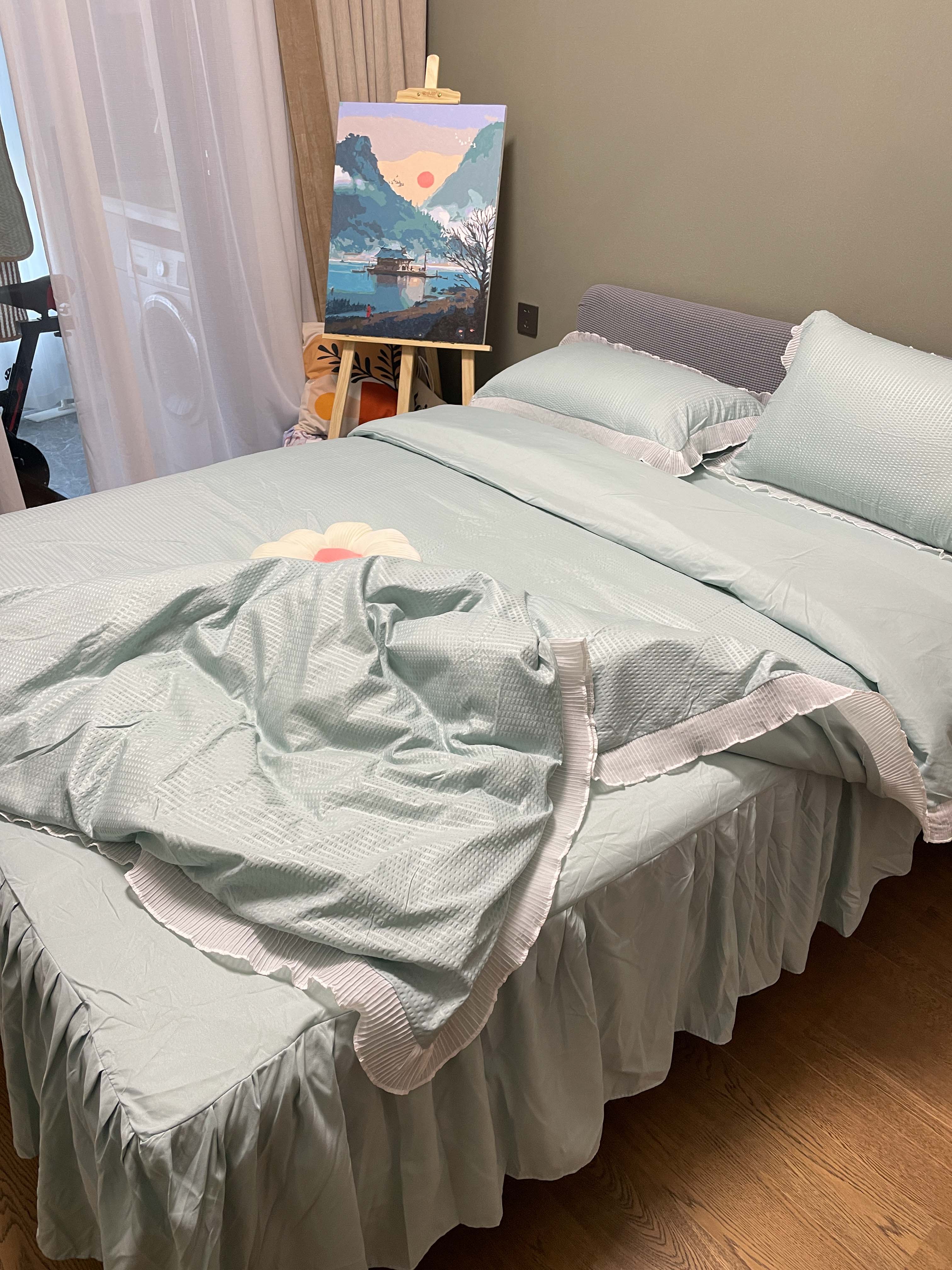 91家纺网 家纺一手货源 找家纺 慕澄家纺 2022新款华夫格雪纺花边四件套 湖水绿