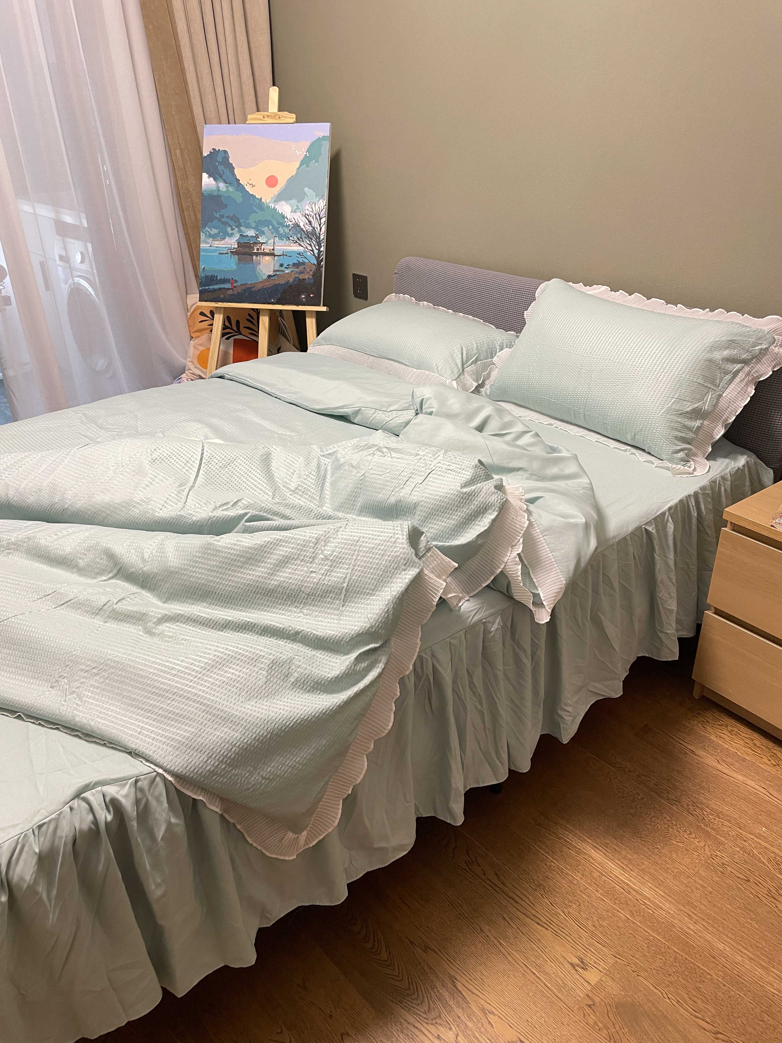 91家纺网 家纺一手货源 找家纺 慕澄家纺 2022新款华夫格雪纺花边四件套 湖水绿