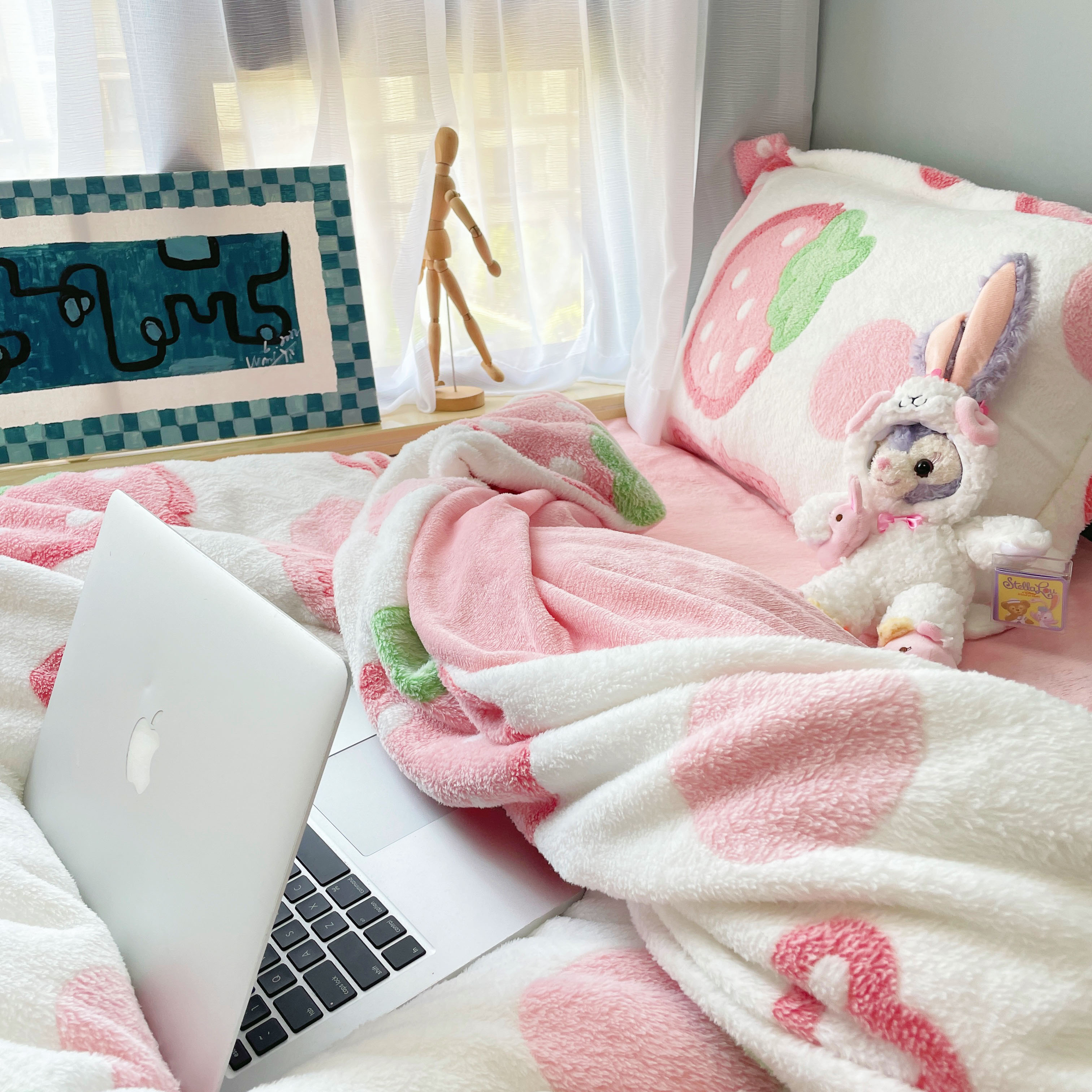 91家纺网 家纺一手货源 找家纺 川悦生活 2024新款立体雪花绒卡通四件套牛奶绒四件套 啵啵草莓