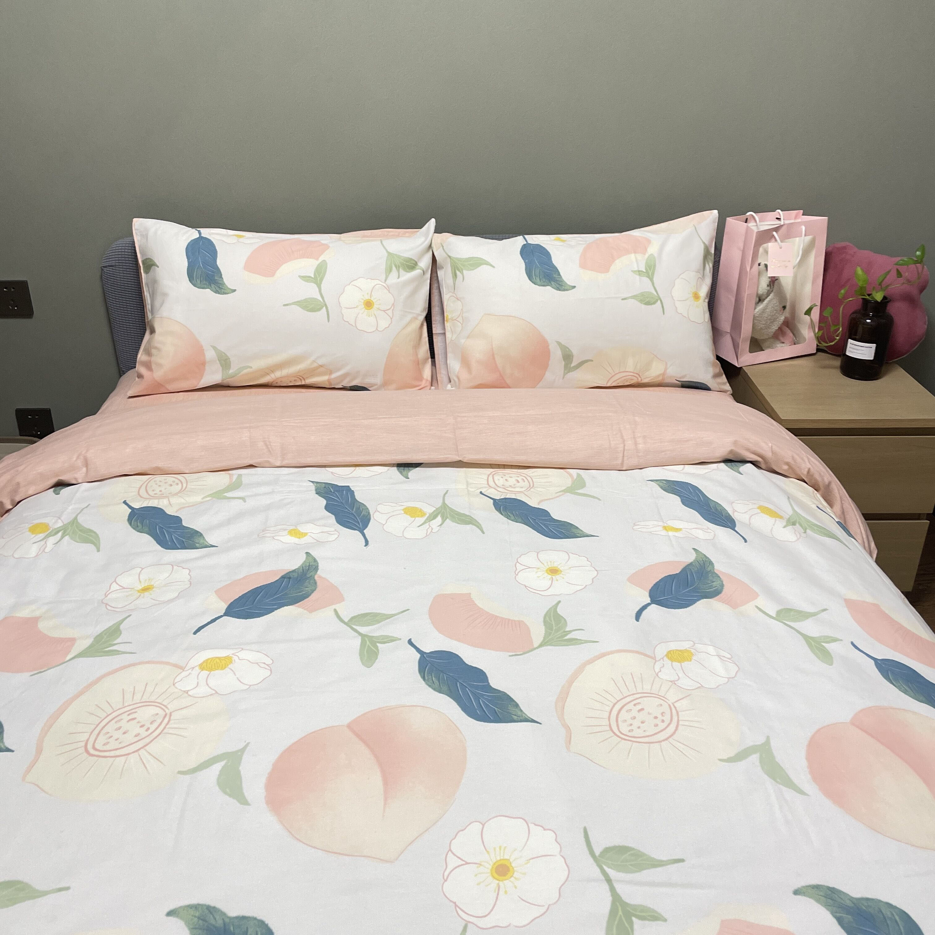 91家纺网 家纺一手货源 找家纺 感遇2022新款纯棉印花四件套 粉嫩桃桃