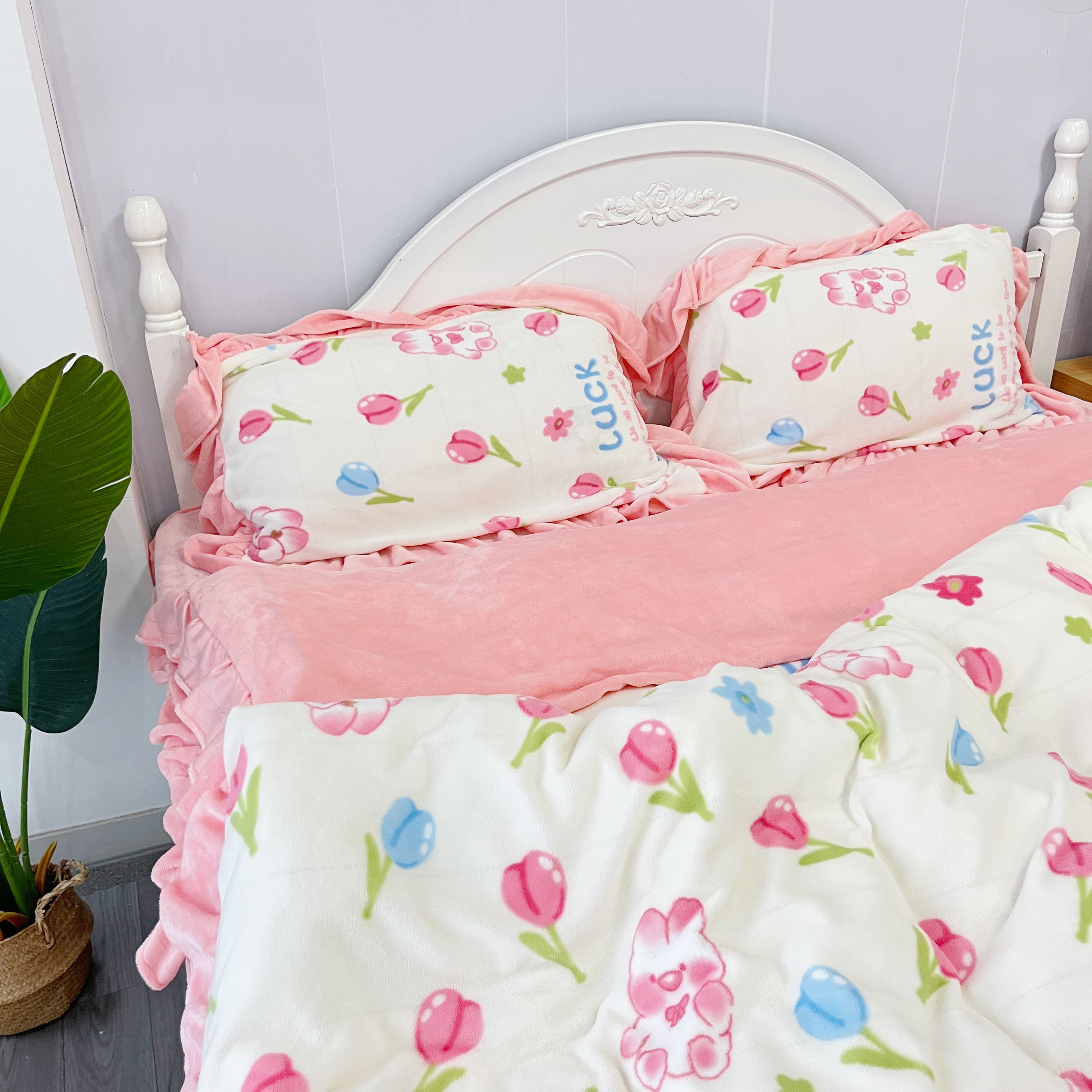 91家纺网 家纺一手货源 找家纺 花伞2022新款韩版高克重牛奶绒小清新四件套 韩版一株郁金香