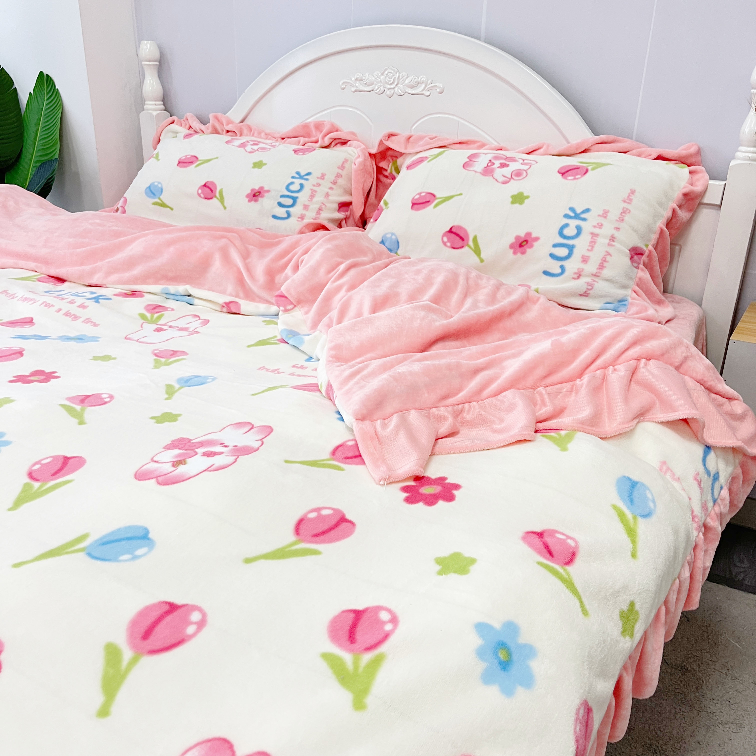 91家纺网 家纺一手货源 找家纺 花伞2022新款韩版高克重牛奶绒小清新四件套 韩版一株郁金香