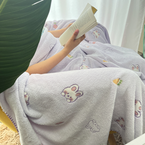 91家纺网 家纺一手货源 找家纺 大米家居 2023新款云朵绒多功能毛毯 彼得兔