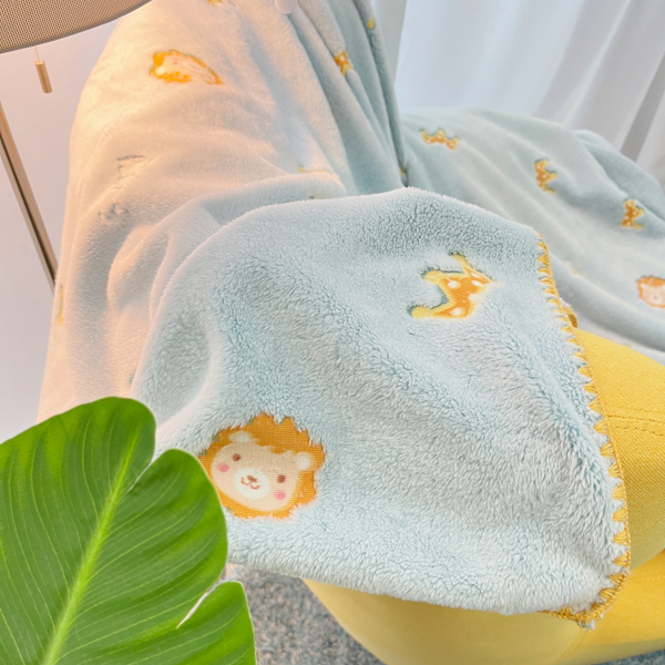 91家纺网 家纺一手货源 找家纺 大米家居 2023新款云朵绒多功能毛毯 小萌狮