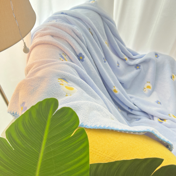 91家纺网 家纺一手货源 找家纺 大米家居 2023新款云朵绒多功能毛毯 雪地鸭