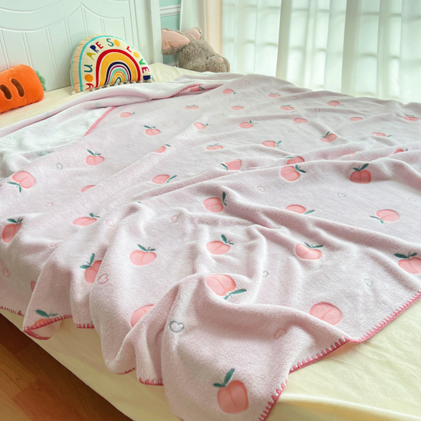 91家纺网 家纺一手货源 找家纺 大米家居 2023新款云朵绒多功能毯子 元気桃桃