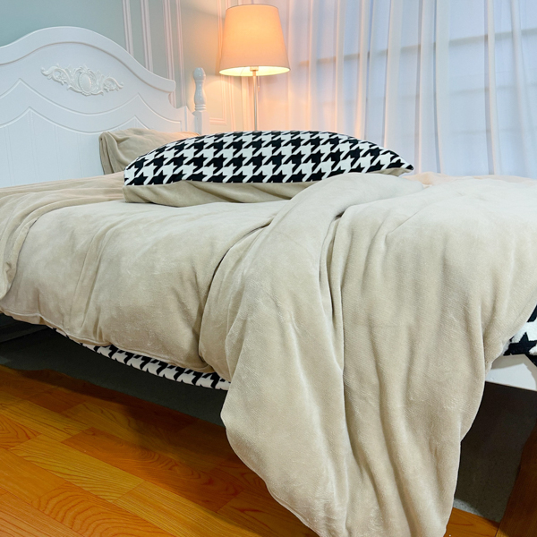 91家纺网 家纺一手货源 找家纺 花漾家居 2023新款秋冬新品千鸟格双拼牛奶绒四件套 奶咖