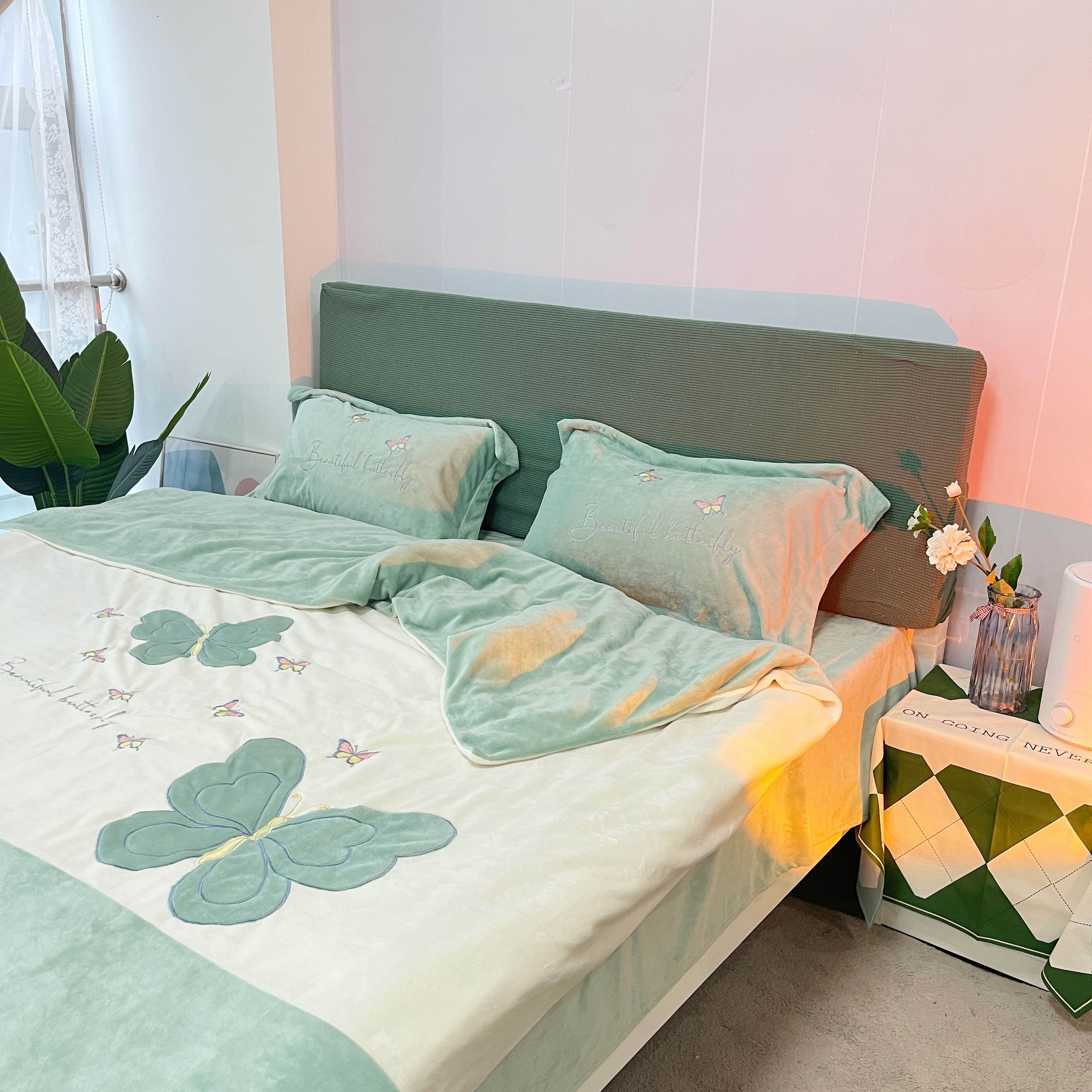 91家纺网 家纺一手货源 找家纺 你好美丽刺绣款200克牛奶绒四件套（含买家秀）蝶雨纷飞绿