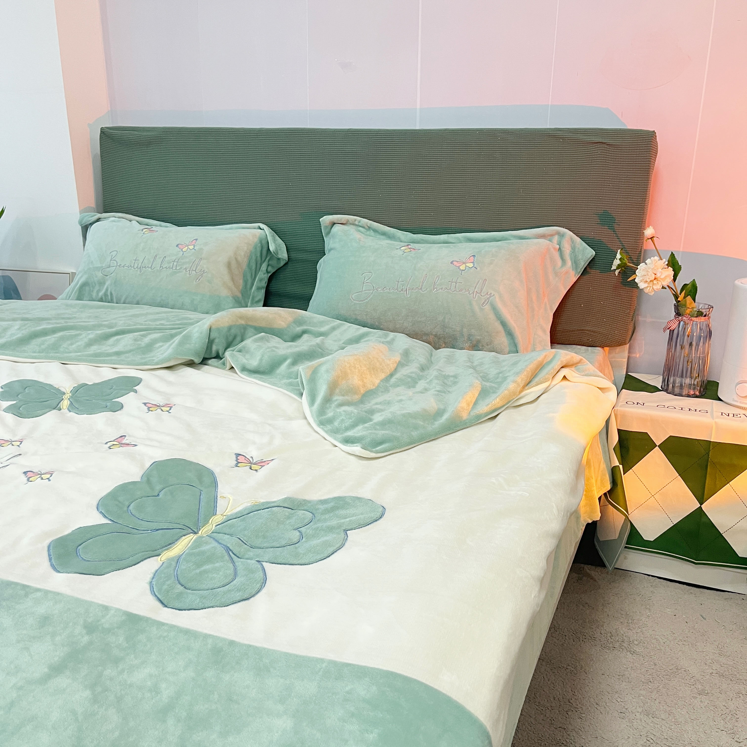91家纺网 家纺一手货源 找家纺 你好美丽刺绣款200克牛奶绒四件套（含买家秀）蝶雨纷飞绿