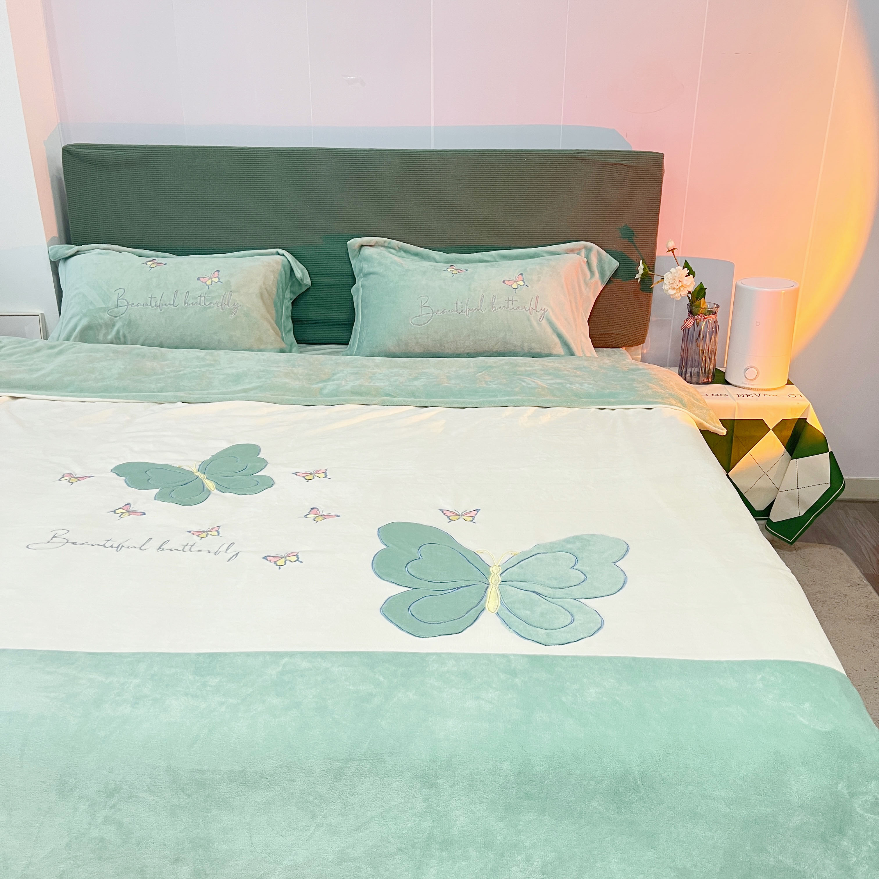 91家纺网 家纺一手货源 找家纺 你好美丽刺绣款200克牛奶绒四件套（含买家秀）蝶雨纷飞绿