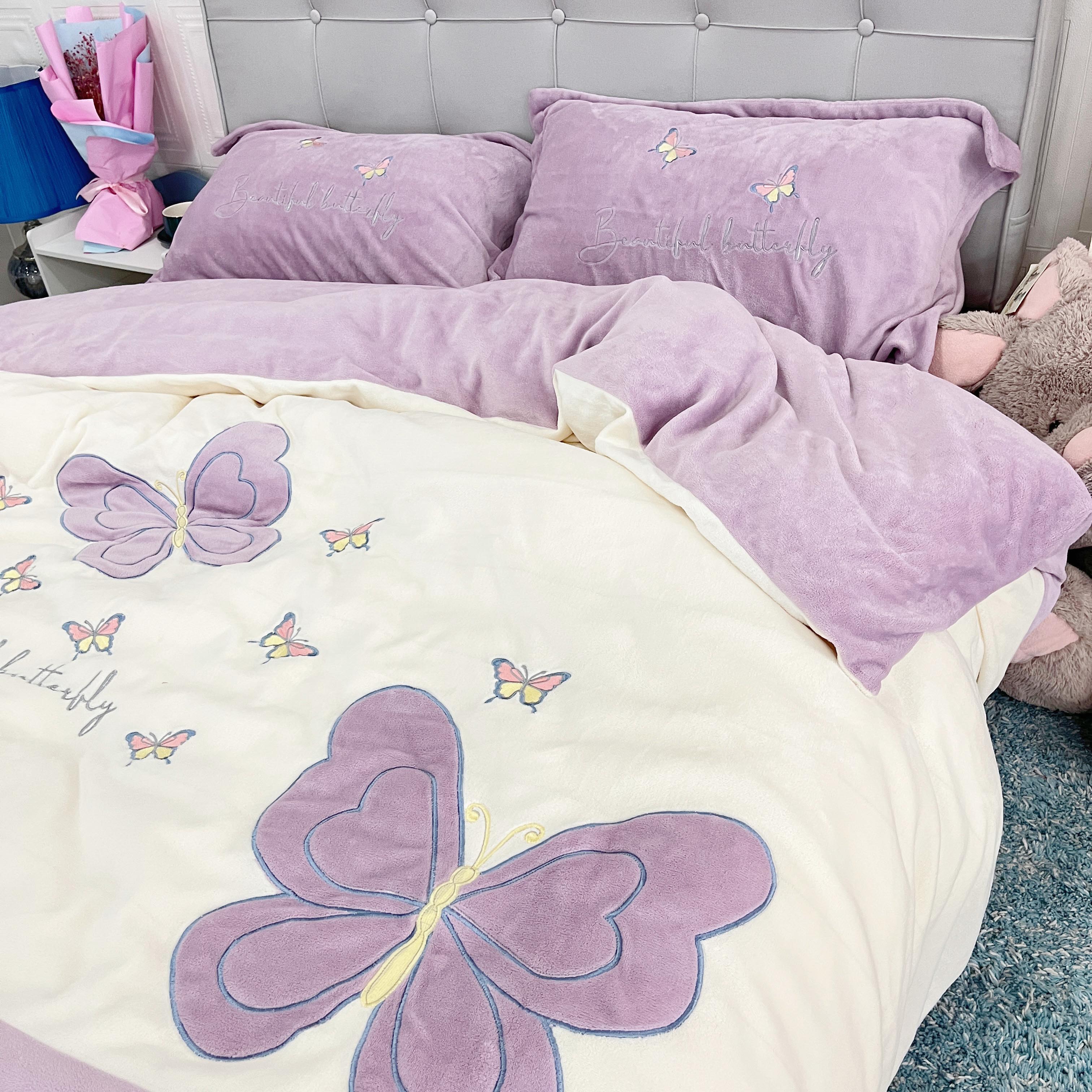 91家纺网 家纺一手货源 找家纺 你好美丽 刺绣款200克牛奶绒四件套（含买家秀）蝶雨纷飞紫