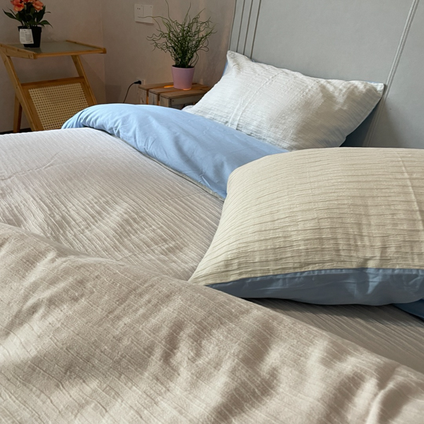 91家纺网 家纺一手货源 找家纺 沐晴2022新款简约纯棉双拼泡泡纱全棉床单床笠款四件套天空蓝