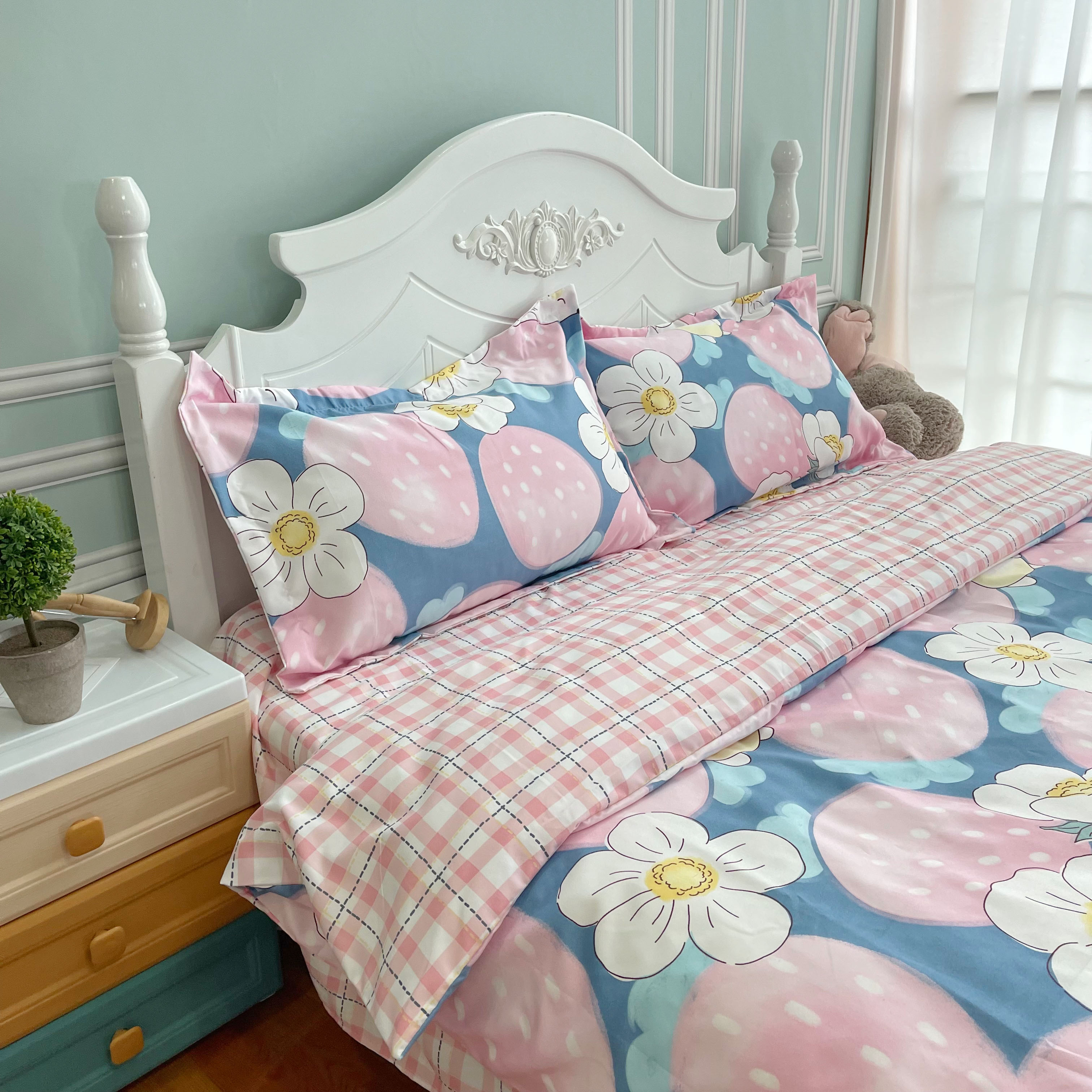 91家纺网 家纺一手货源 找家纺 艾橙2022秋冬新款140g植物羊绒磨毛四件套系列草莓爱恋