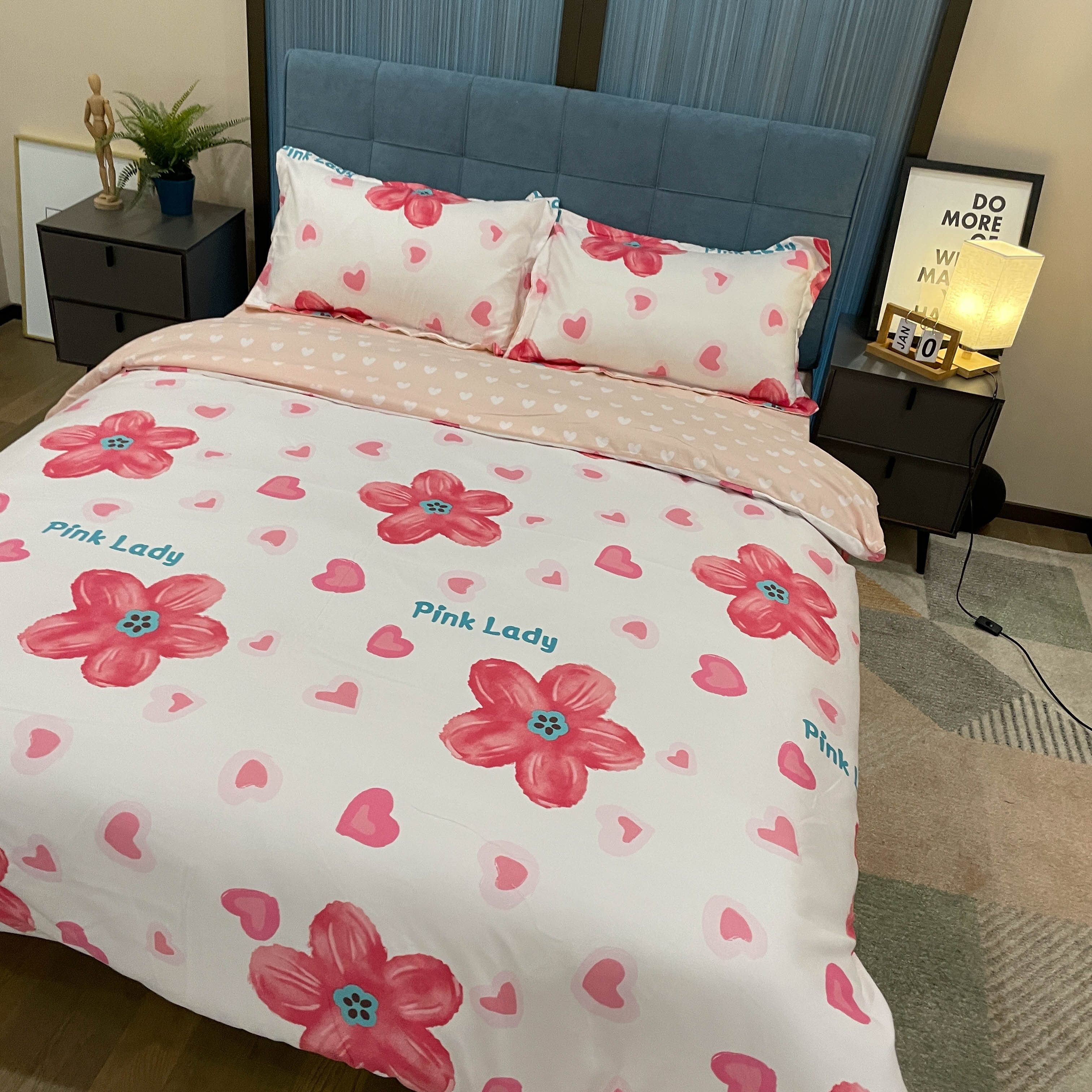 91家纺网 家纺一手货源 找家纺 艾橙2022秋冬新款140g植物羊绒磨毛四件套系列 花舞爱恋