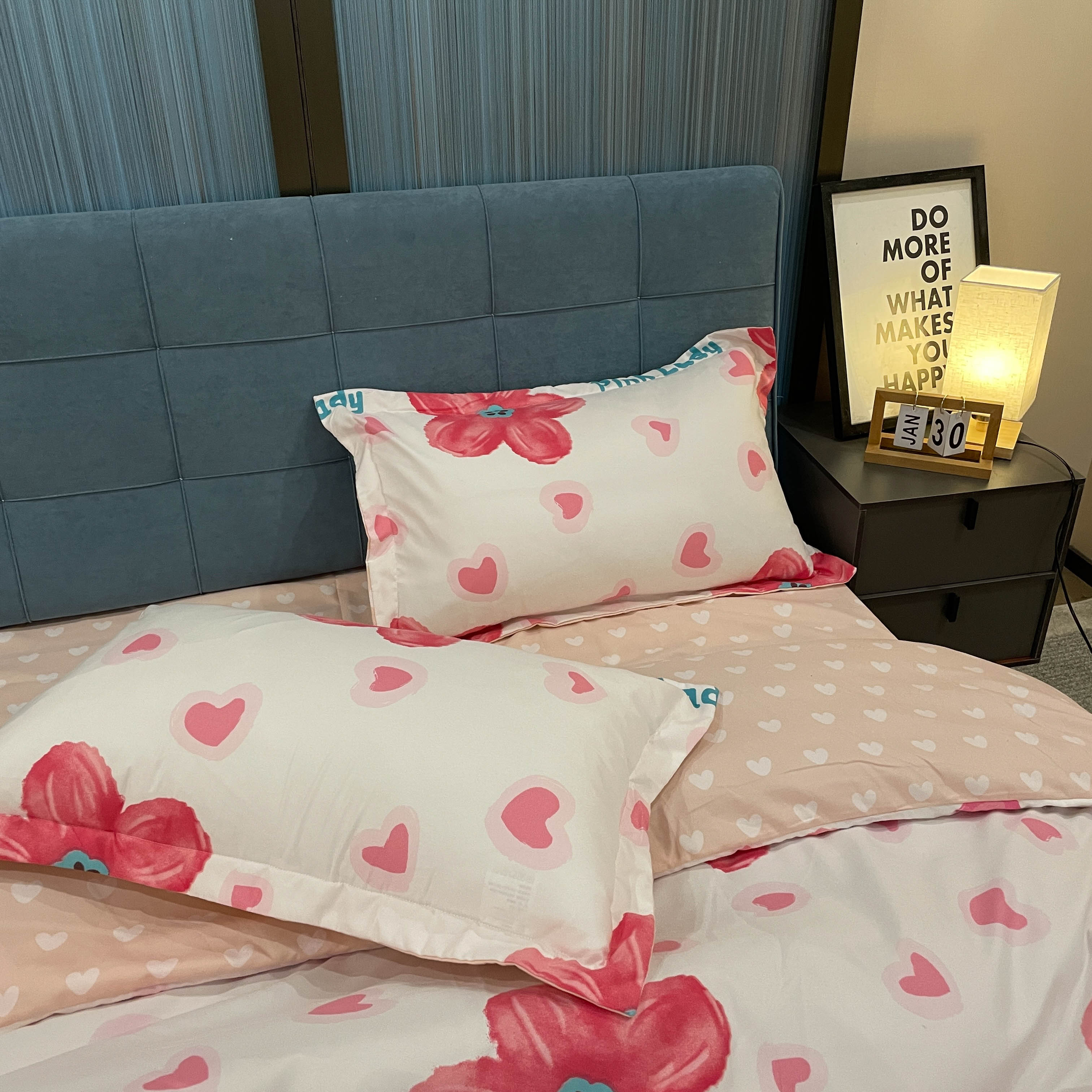 91家纺网 家纺一手货源 找家纺 艾橙2022秋冬新款140g植物羊绒磨毛四件套系列 花舞爱恋