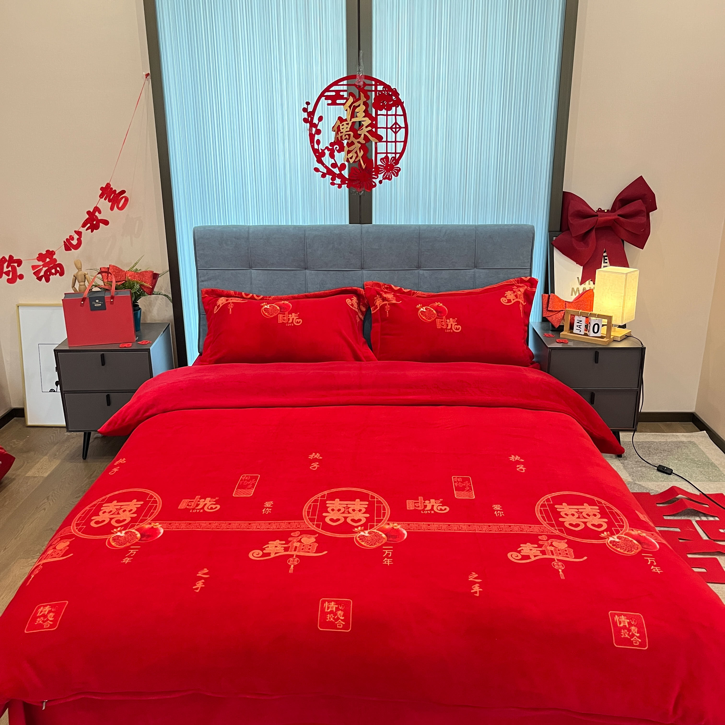 91家纺网 家纺一手货源 找家纺 金麦家纺 新款婚庆牛奶绒印花婚庆被大红喜被四件套 执子之手