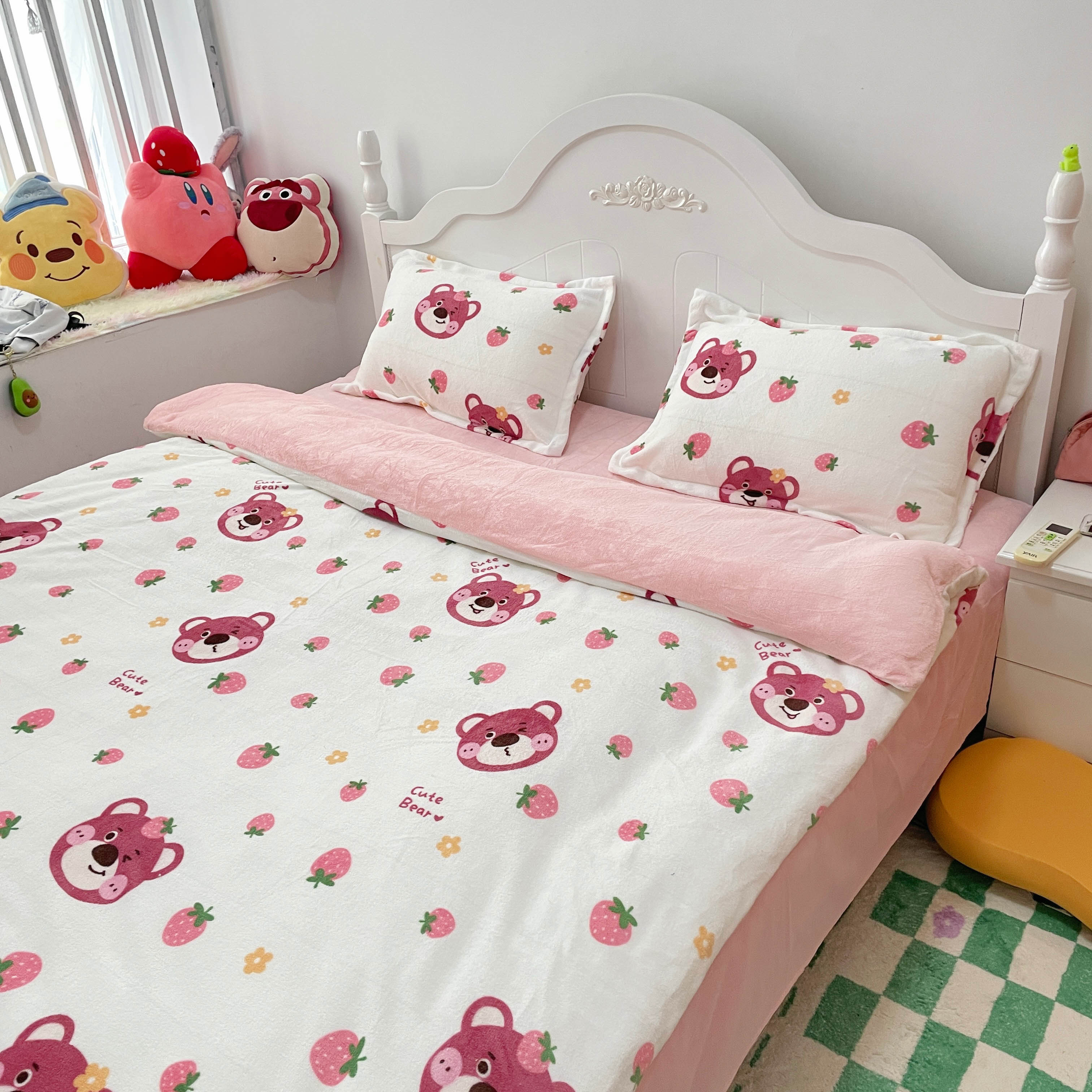 91家纺网 家纺一手货源 找家纺 川悦生活2022供货高克重小清新牛奶绒印花四件套 草莓小花熊