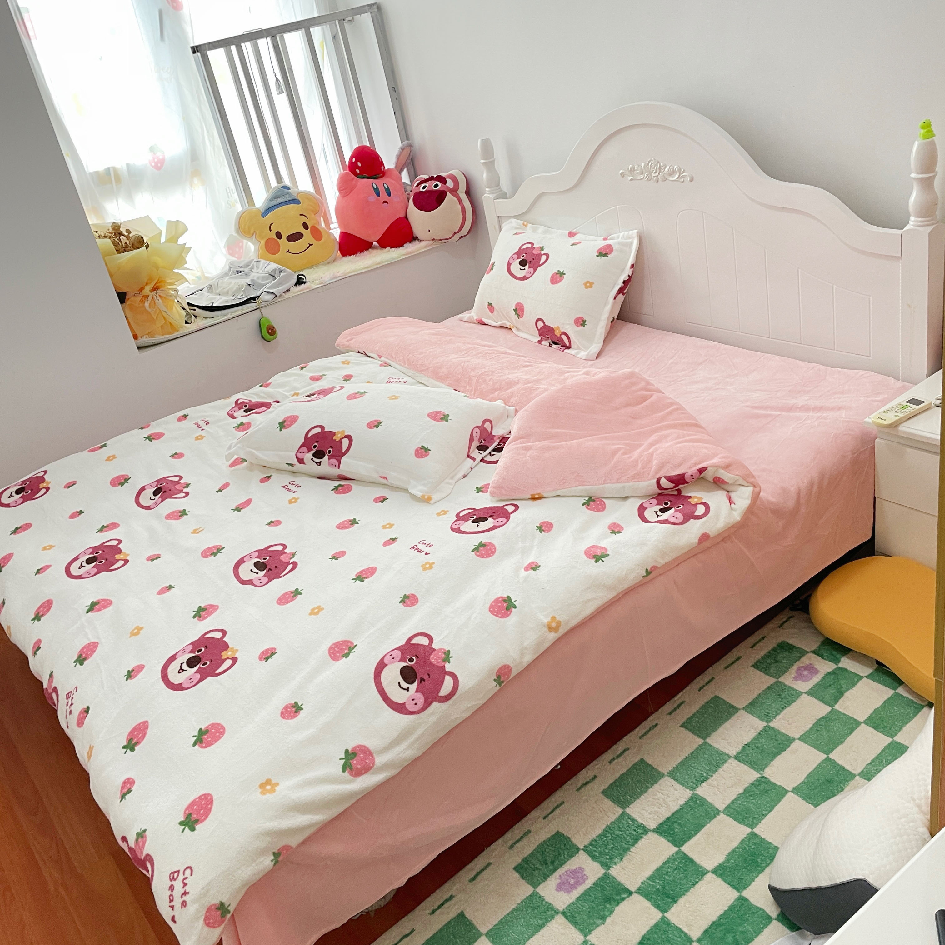 91家纺网 家纺一手货源 找家纺 川悦生活2022供货高克重小清新牛奶绒印花四件套 草莓小花熊