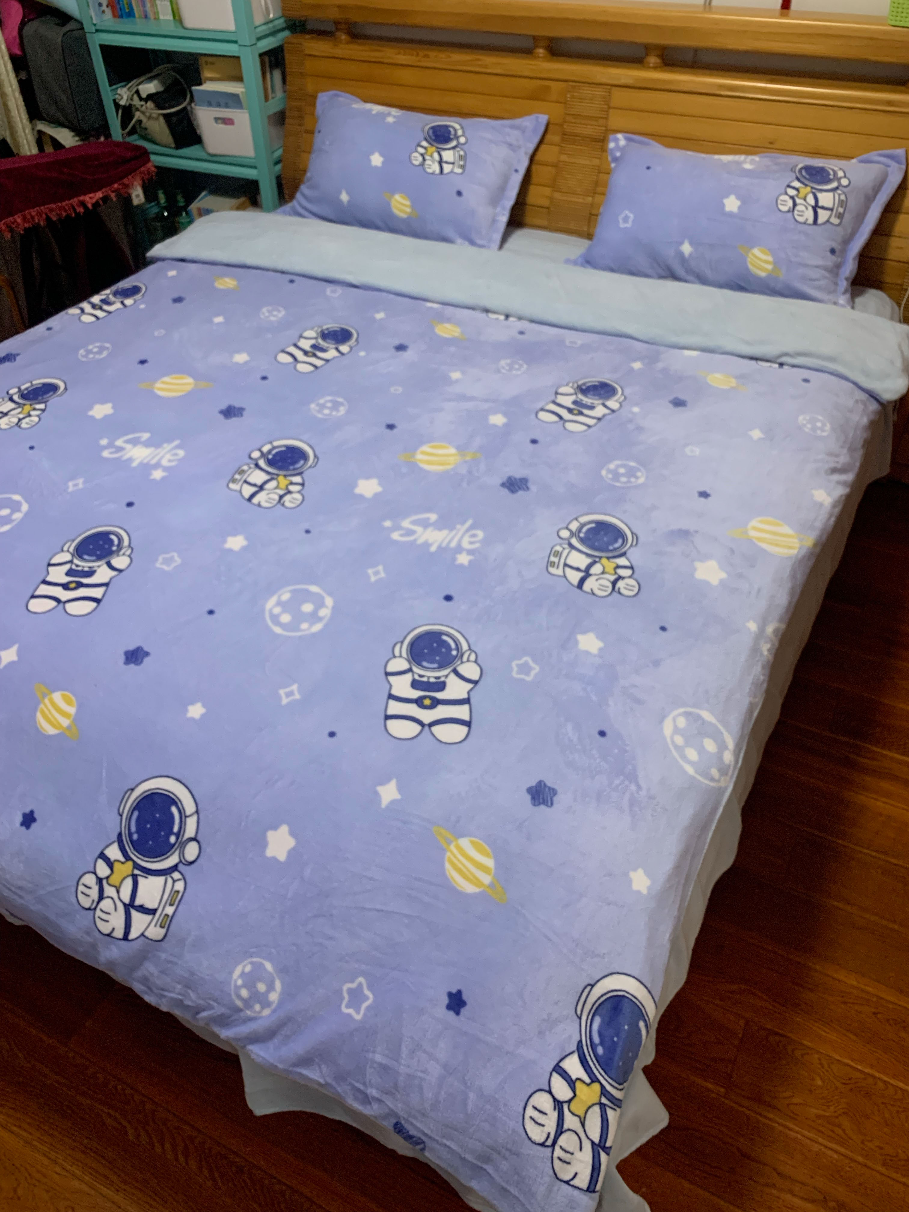 91家纺网 家纺一手货源 找家纺 川悦生活2022供货高克重小清新牛奶绒印花四件套 星星宇航员