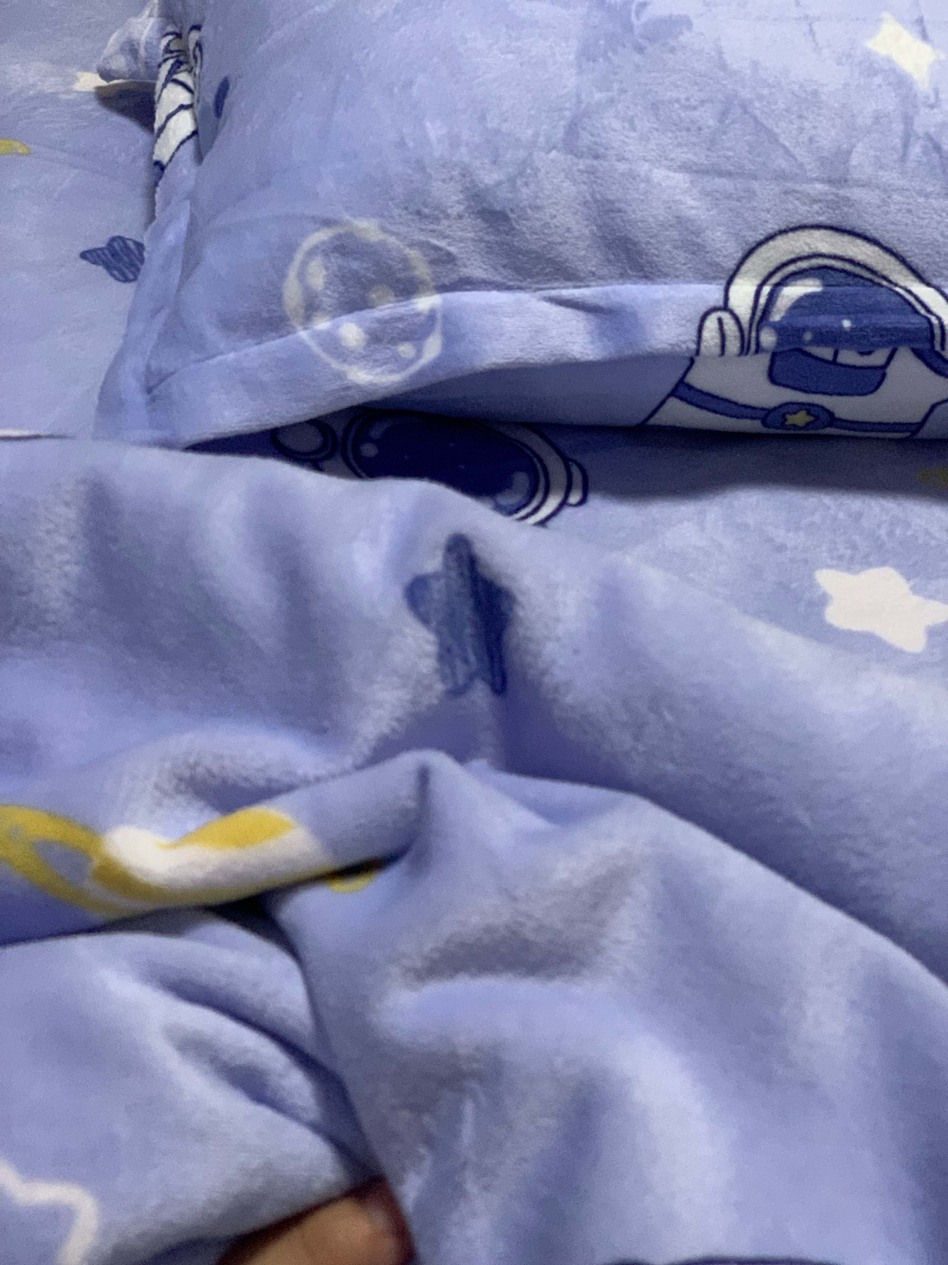 91家纺网 家纺一手货源 找家纺 川悦生活2022供货高克重小清新牛奶绒印花四件套 星星宇航员