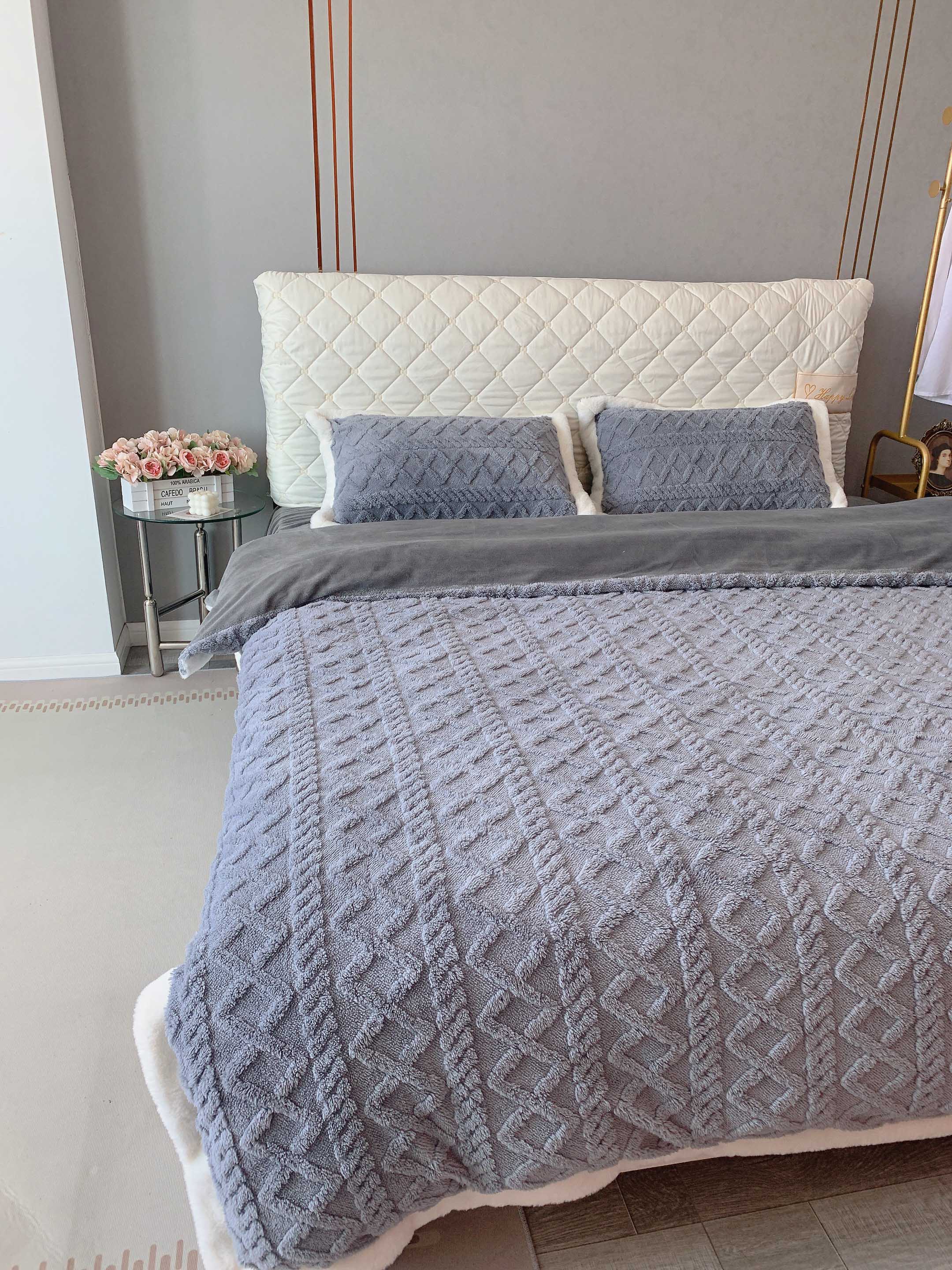 91家纺网 家纺一手货源 找家纺 潮邦2025【含买家秀】塔芙绒牛奶绒轻奢保暖四件套 塔芙蓝灰