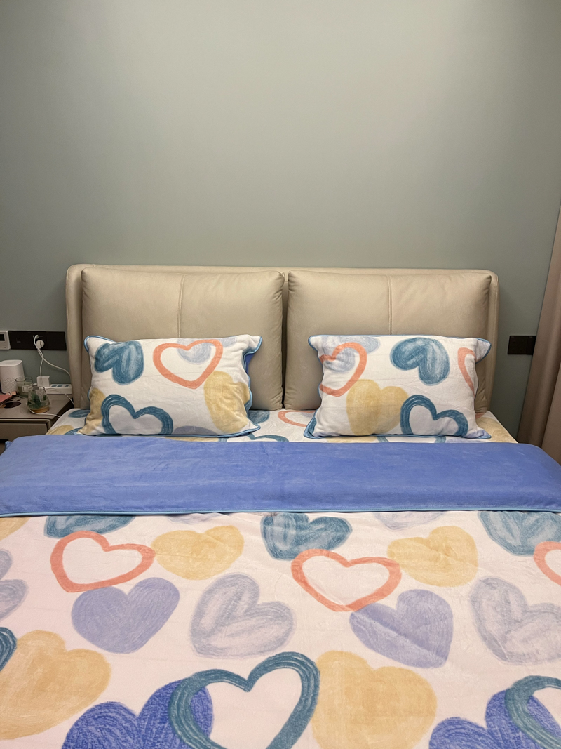 91家纺网 家纺一手货源 找家纺 金鑫汇 2022新款牛奶绒四件套系列 爱心