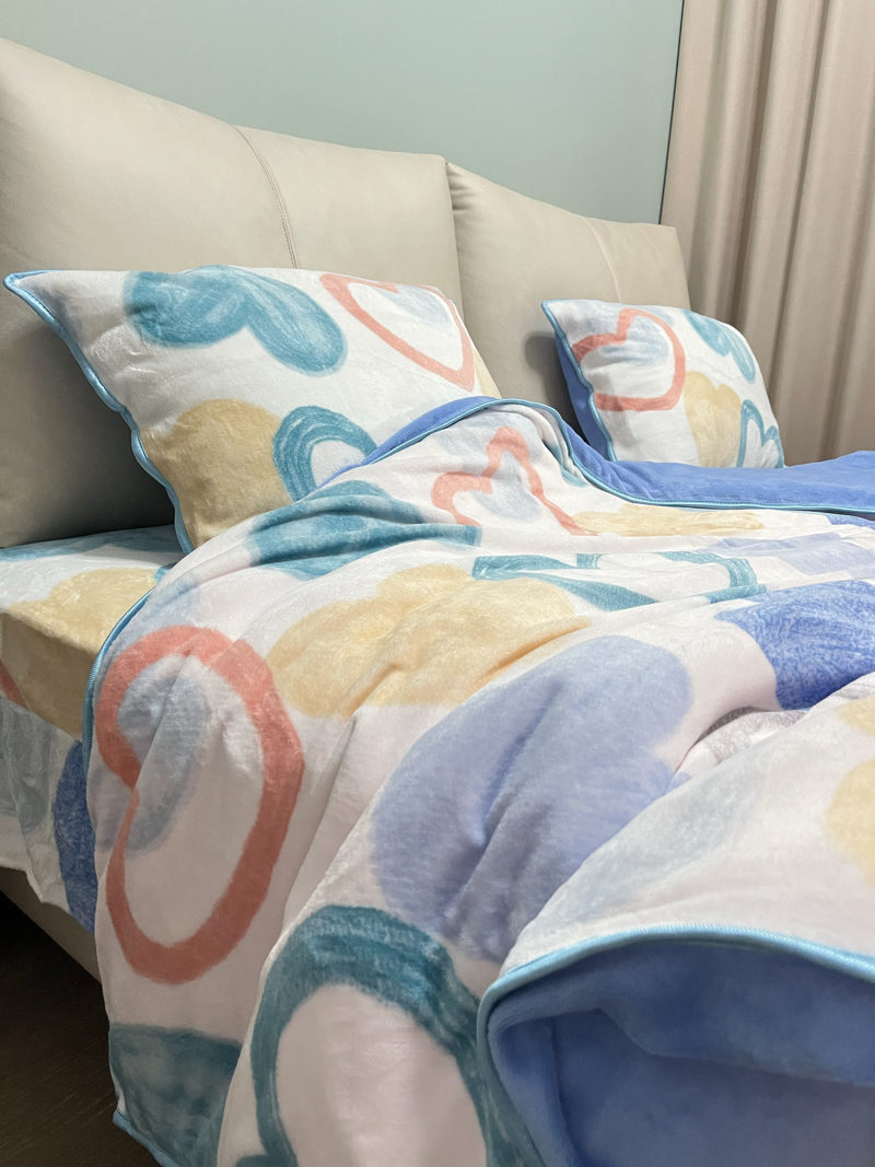 91家纺网 家纺一手货源 找家纺 金鑫汇 2022新款牛奶绒四件套系列 爱心