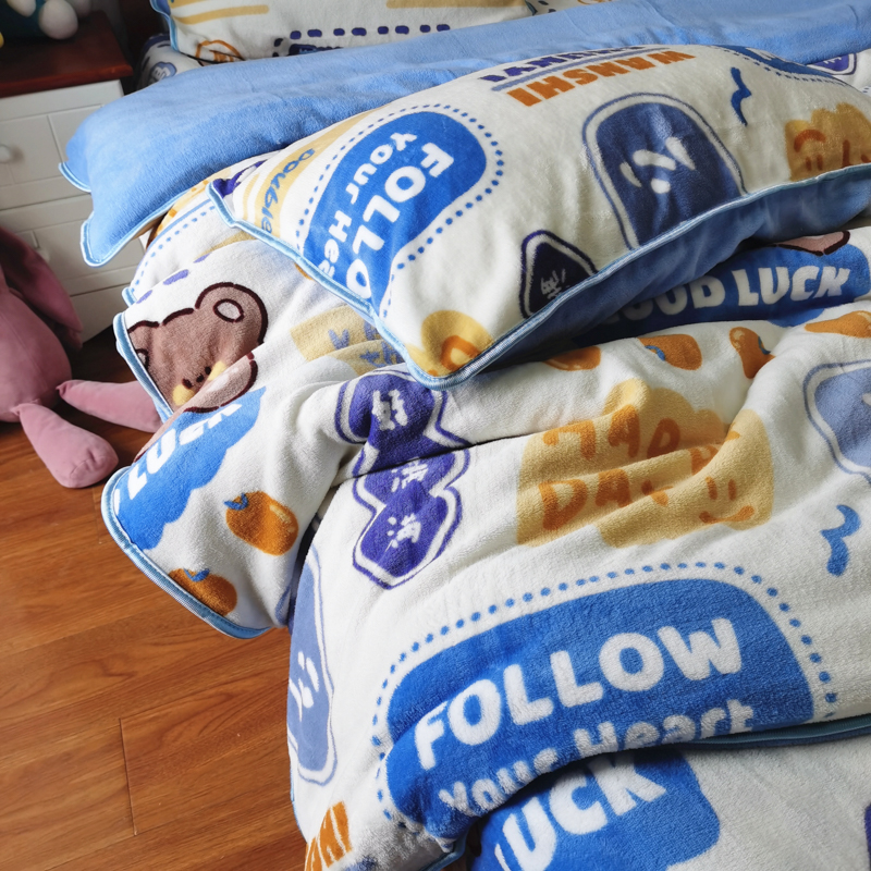 91家纺网 家纺一手货源 找家纺 金鑫汇 2022新款牛奶绒四件套系列 幸运熊-兰