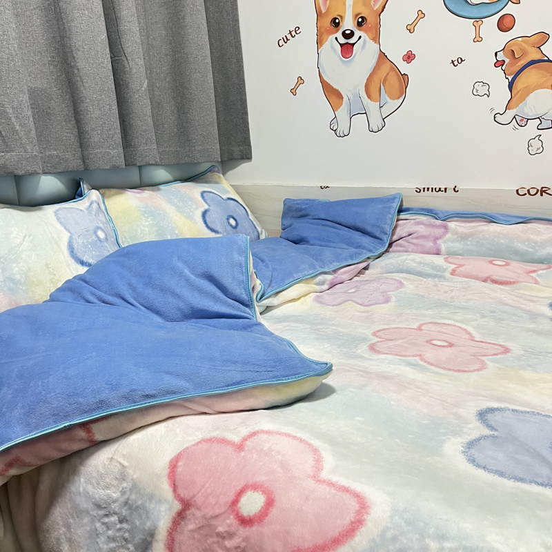 91家纺网 家纺一手货源 找家纺 金鑫汇 2022新款牛奶绒四件套系列 五叶花朵