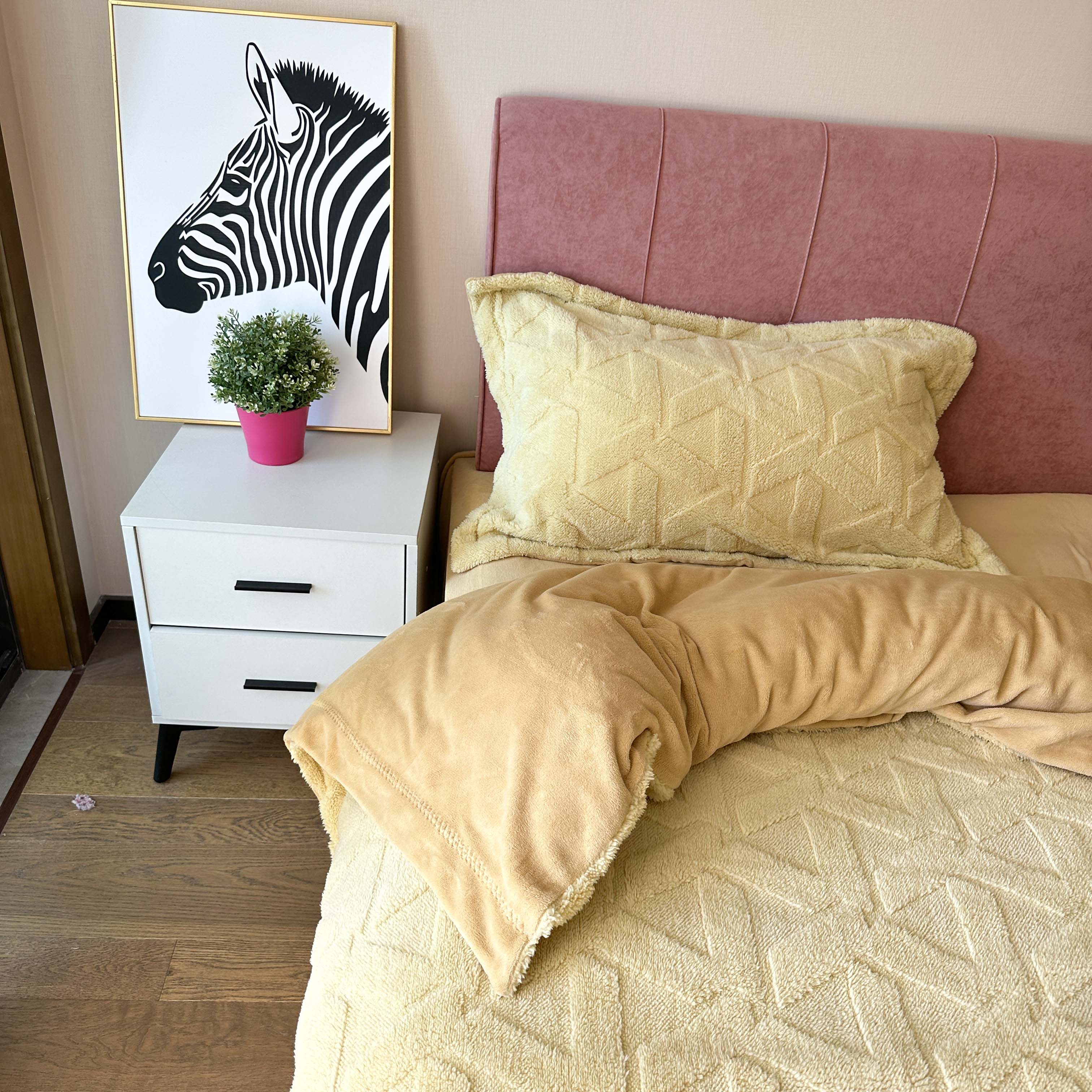 91家纺网 家纺一手货源 找家纺 呗旺鹿2022新A类高克重ykk拉链提花牛奶绒四件套直播格调