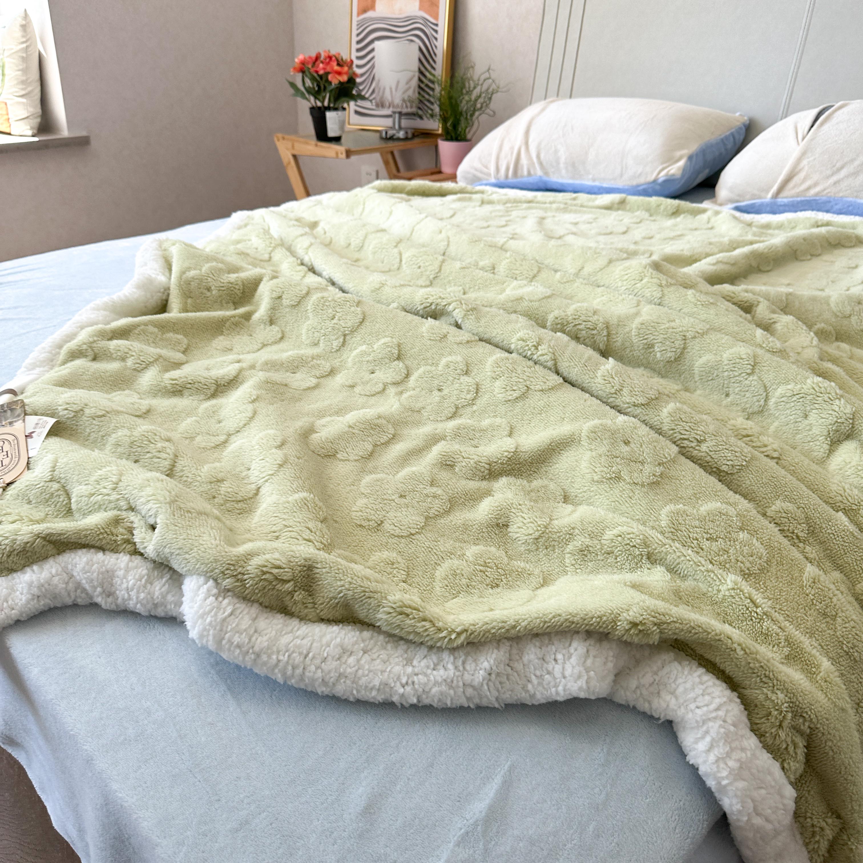 91家纺网 家纺一手货源 找家纺 呗旺鹿2022新A类双面塔芙绒羊羔绒毛毯盖毯子 浅浅花漾-绿