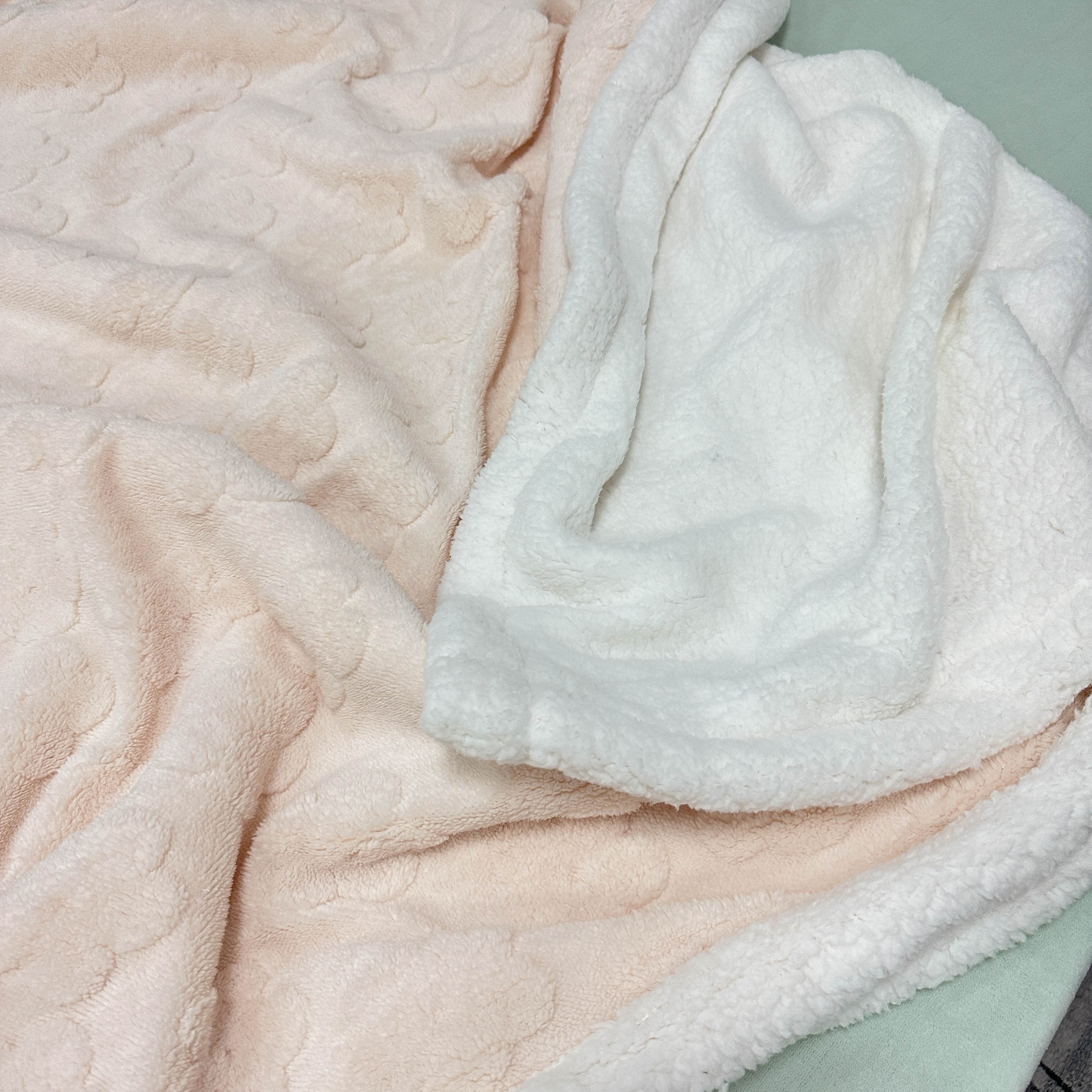 91家纺网 家纺一手货源 找家纺 呗旺鹿2022新A类双面塔芙绒羊羔绒毛毯盖毯子 浅浅花漾-粉